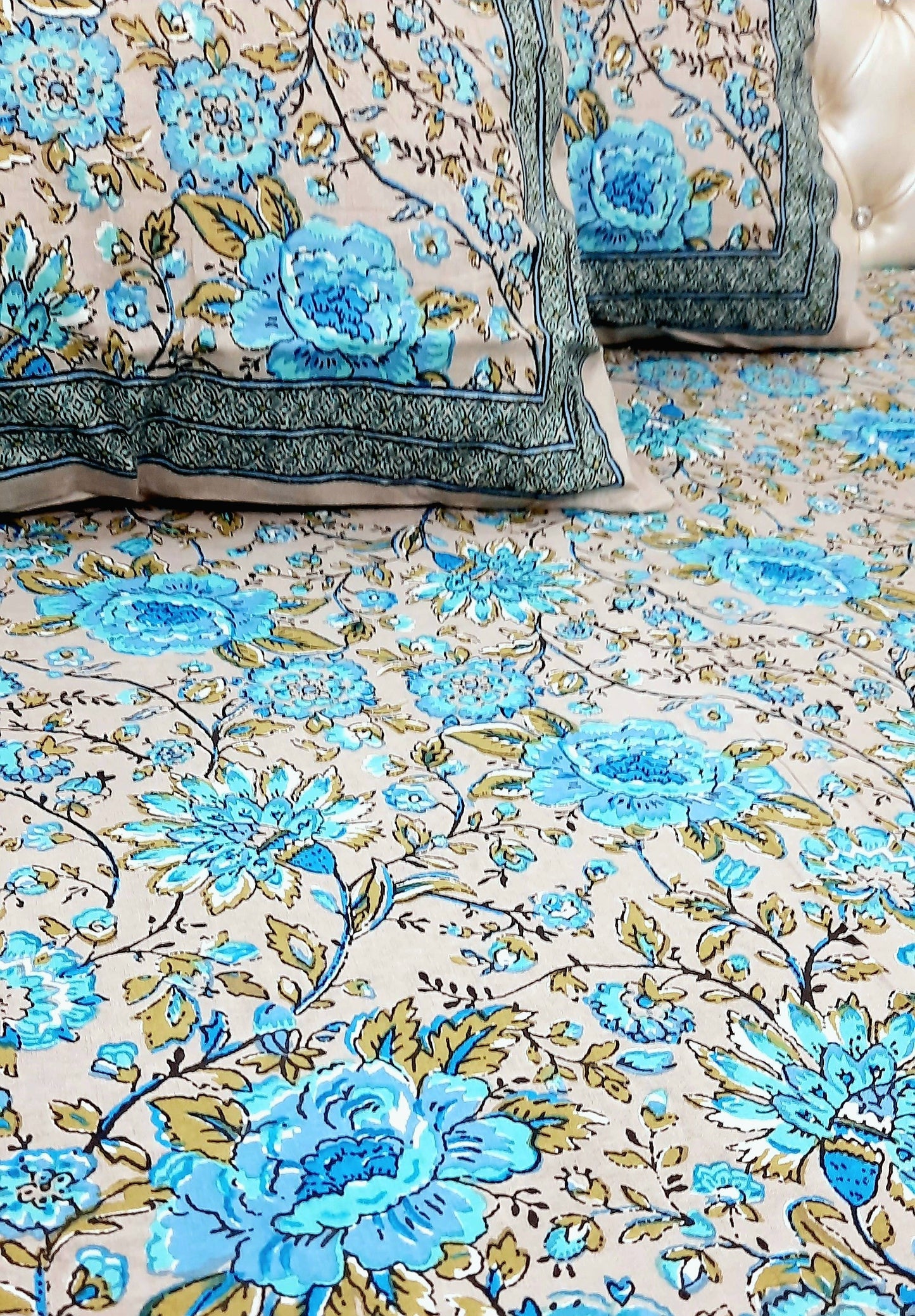 GULBAHAAR COLLECTION Green King Size Bedsheet