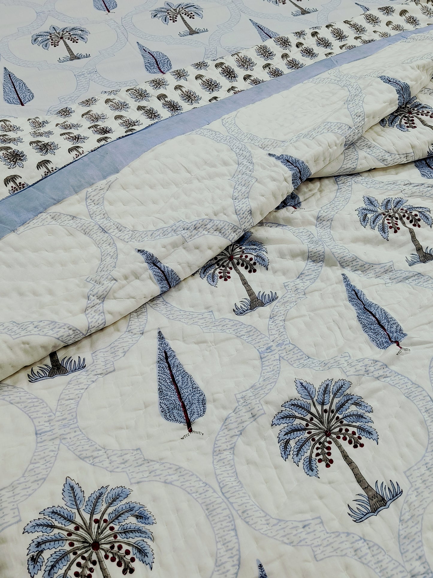 Bedding Sets with Quilts