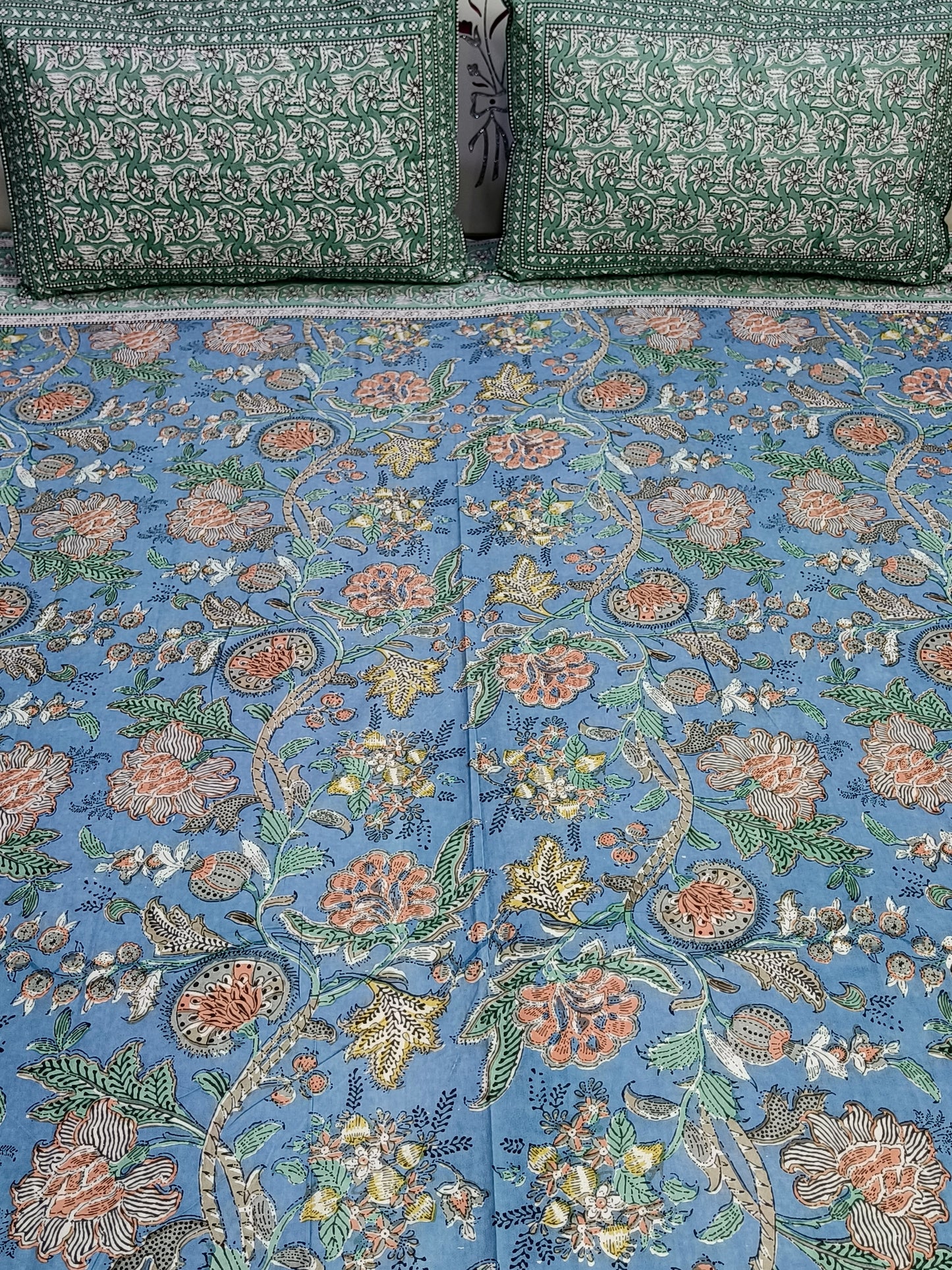 FRESH ARRIVALS Gulbahaar King Size Bedsheets