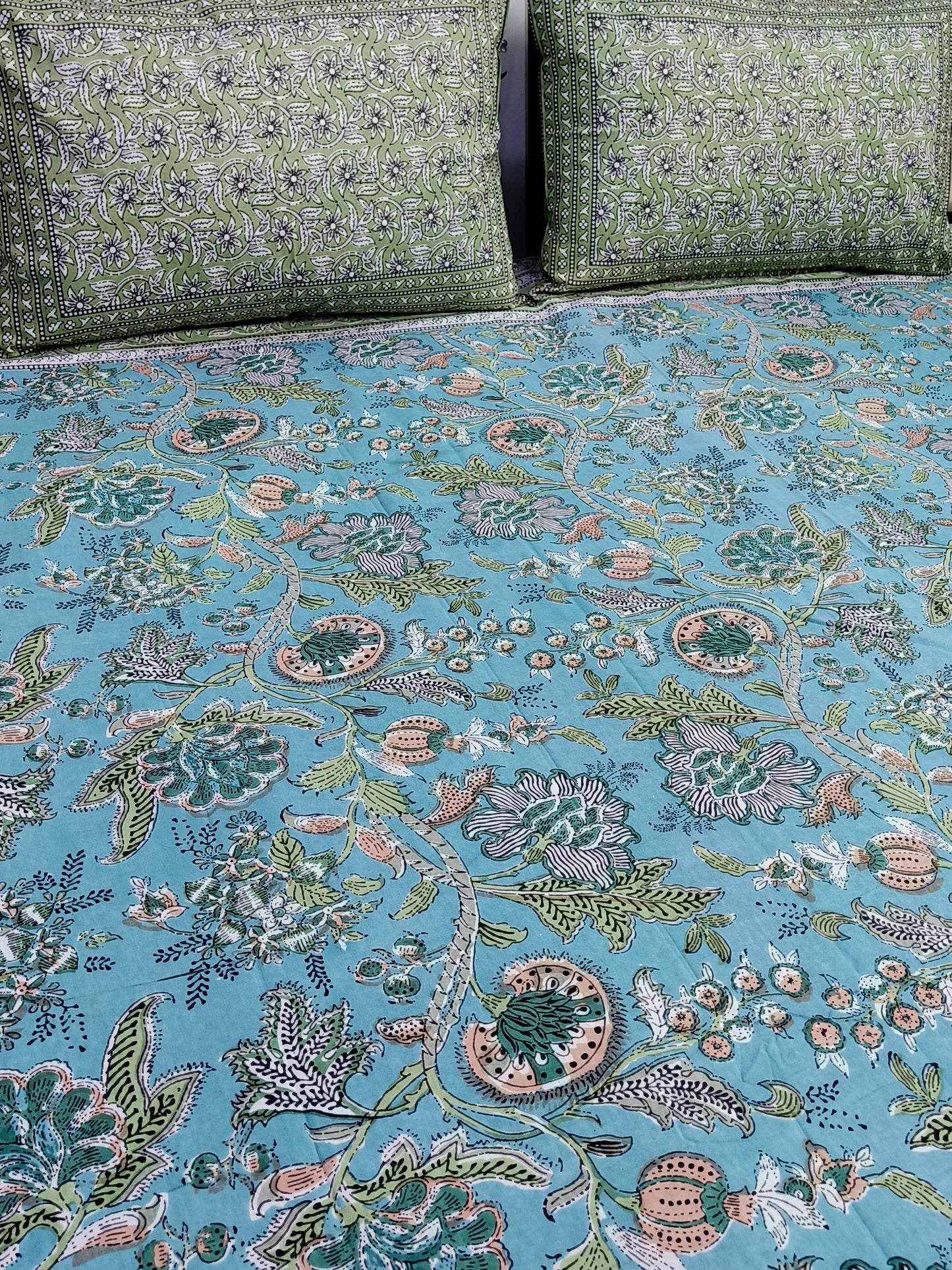 FRESH ARRIVALS Gulbahaar King Size Bedsheets