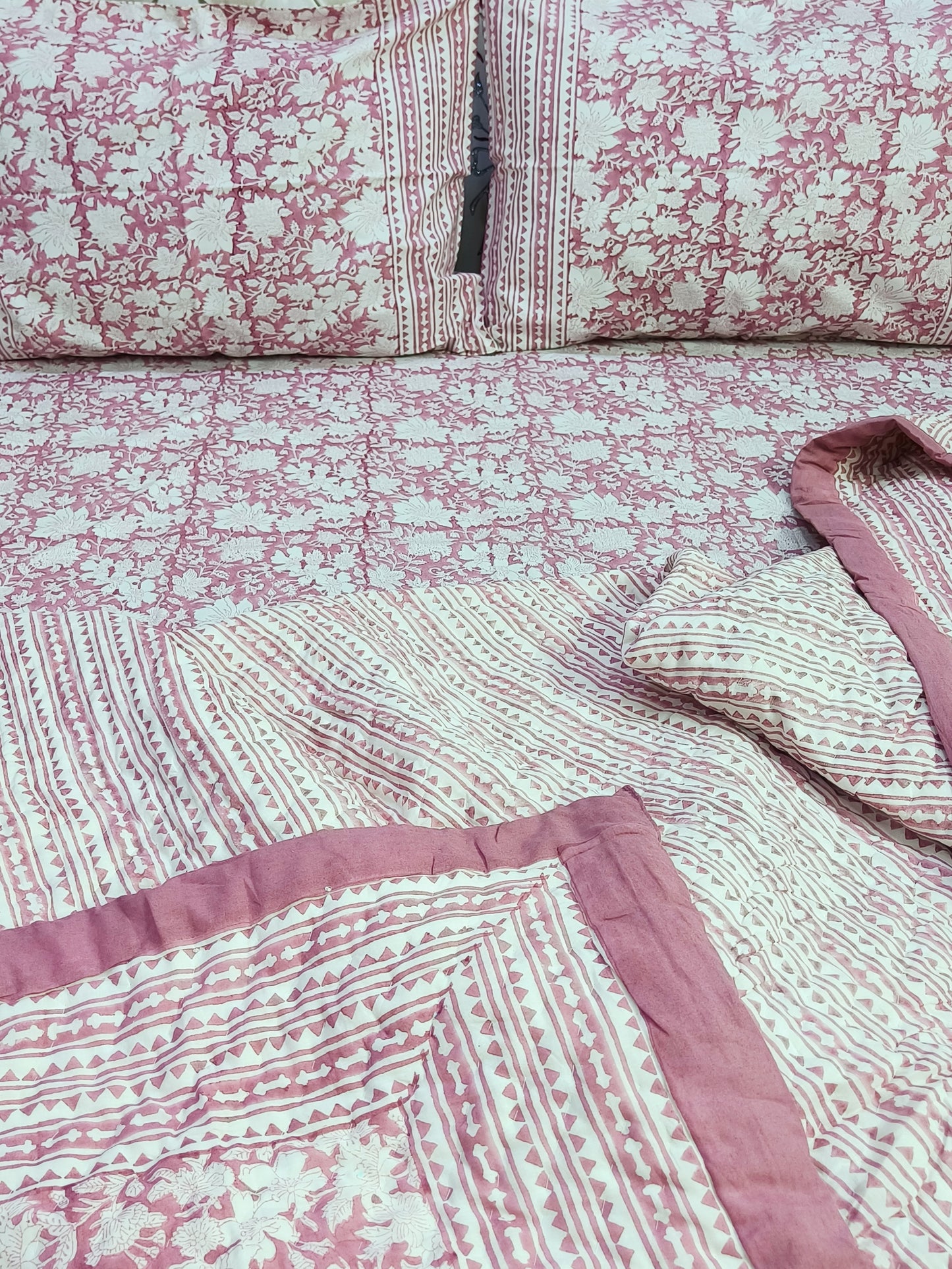 Bedding Sets with Quilts