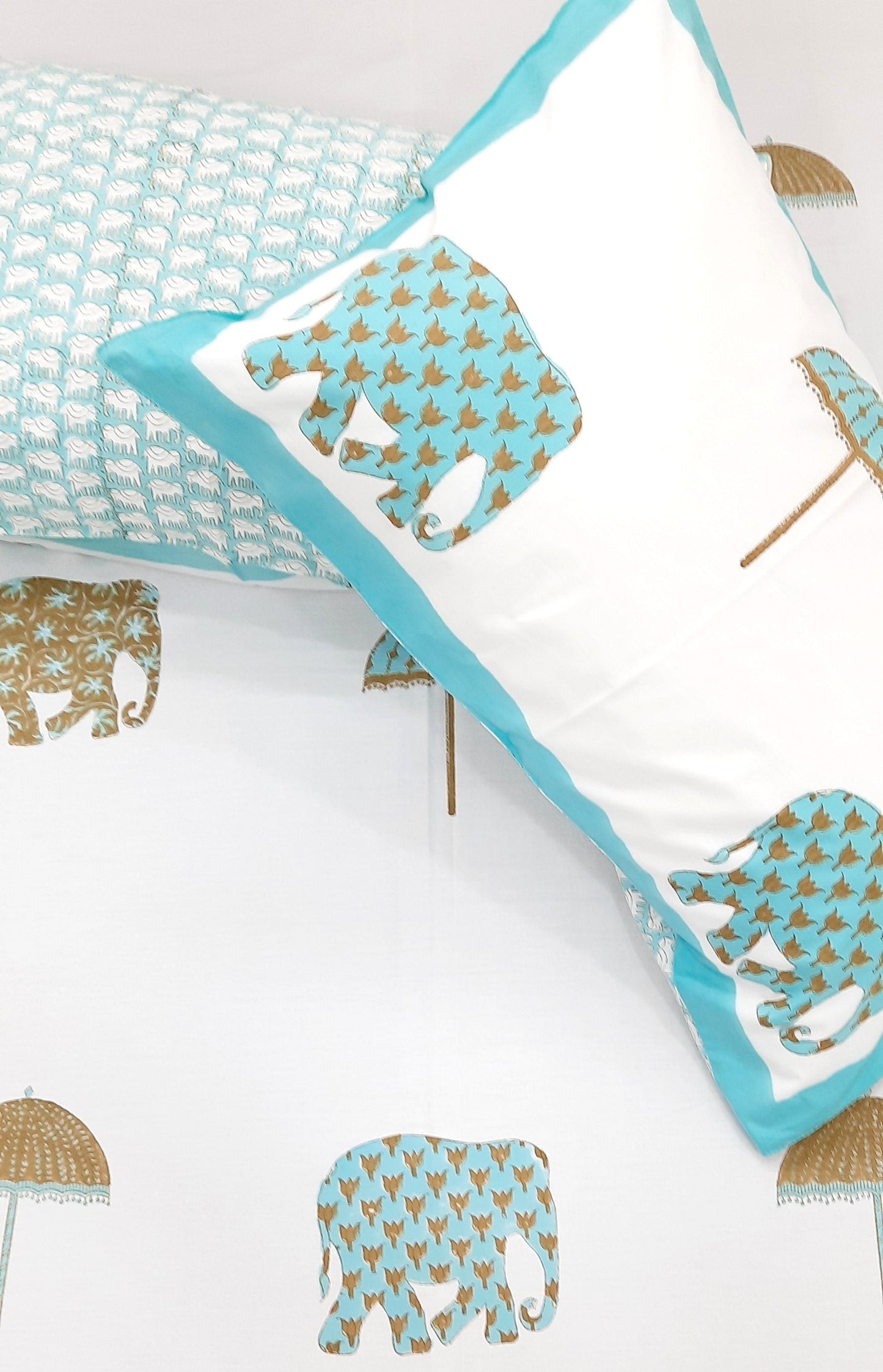 Bedsheet With King Size Pillow Cases