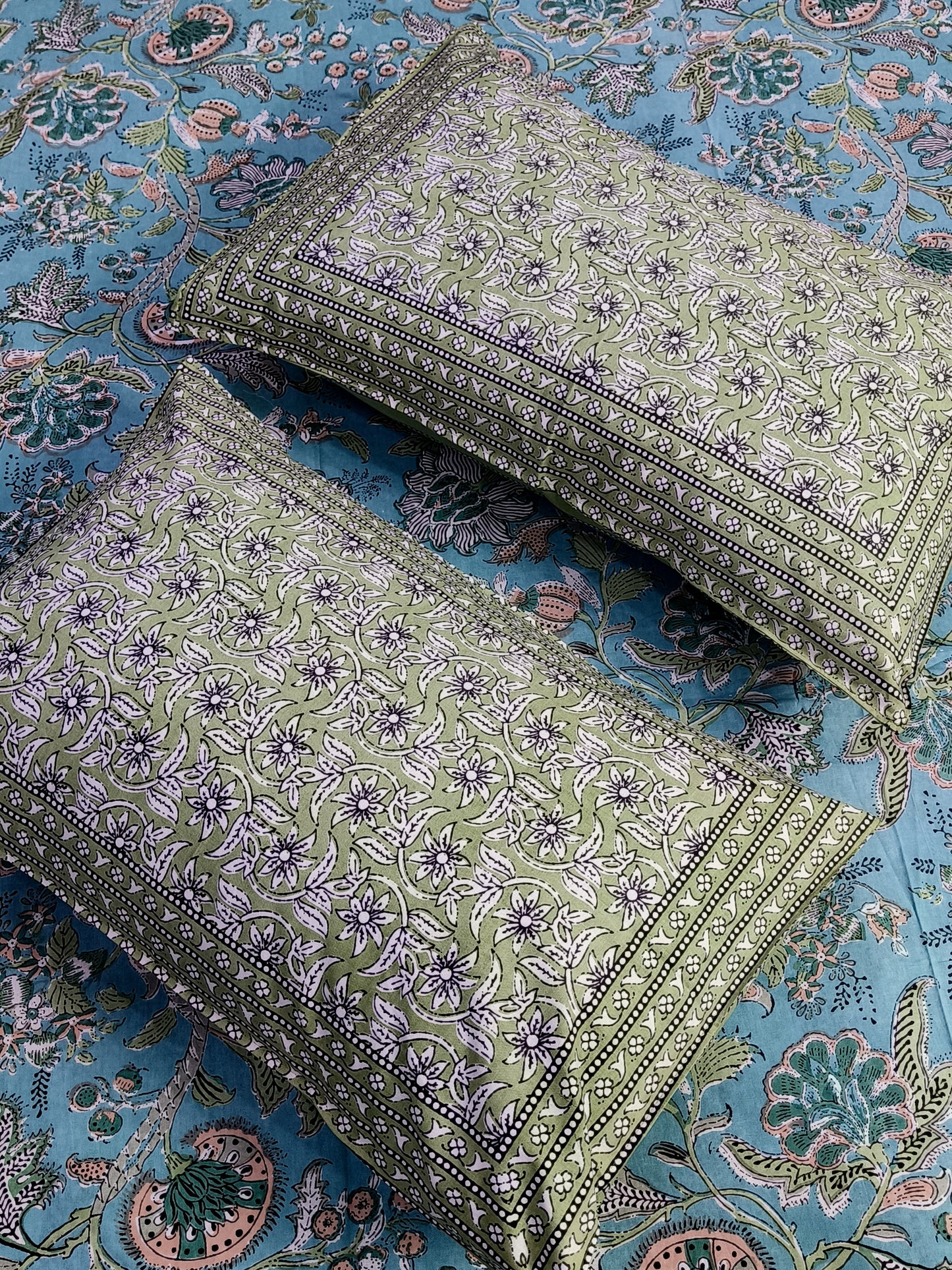 FRESH ARRIVALS Gulbahaar King Size Bedsheets