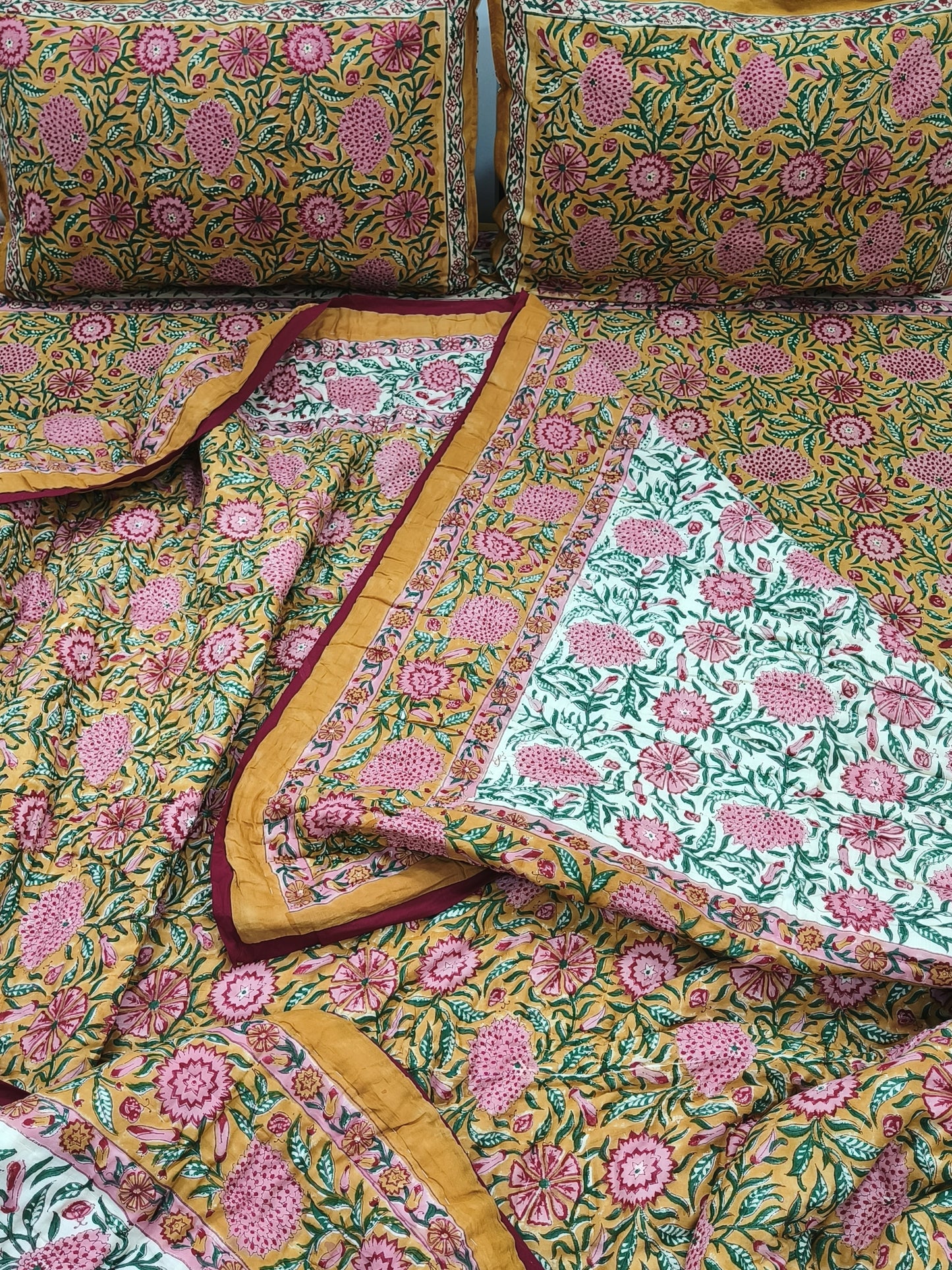 Bedding Sets with Quilts