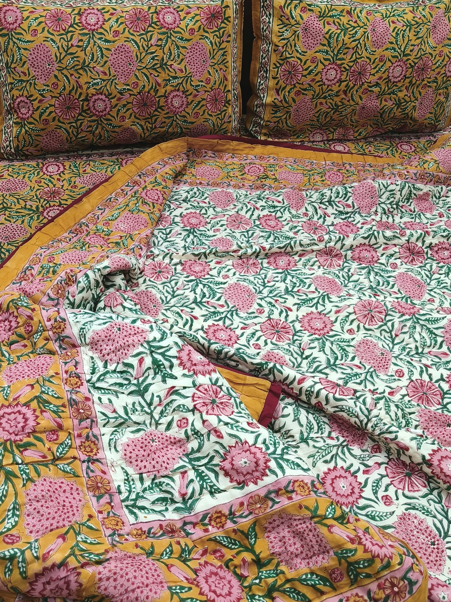 Bedding Sets with Quilts