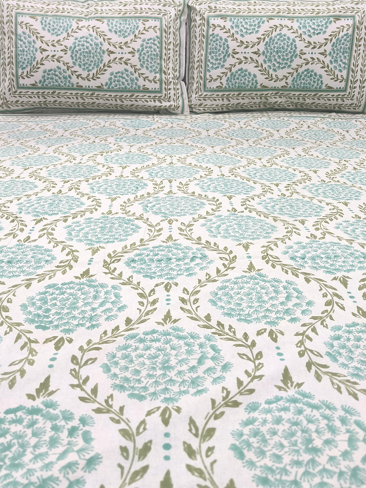 FRESH ARRIVALS Gulbahaar King Size Bedsheets