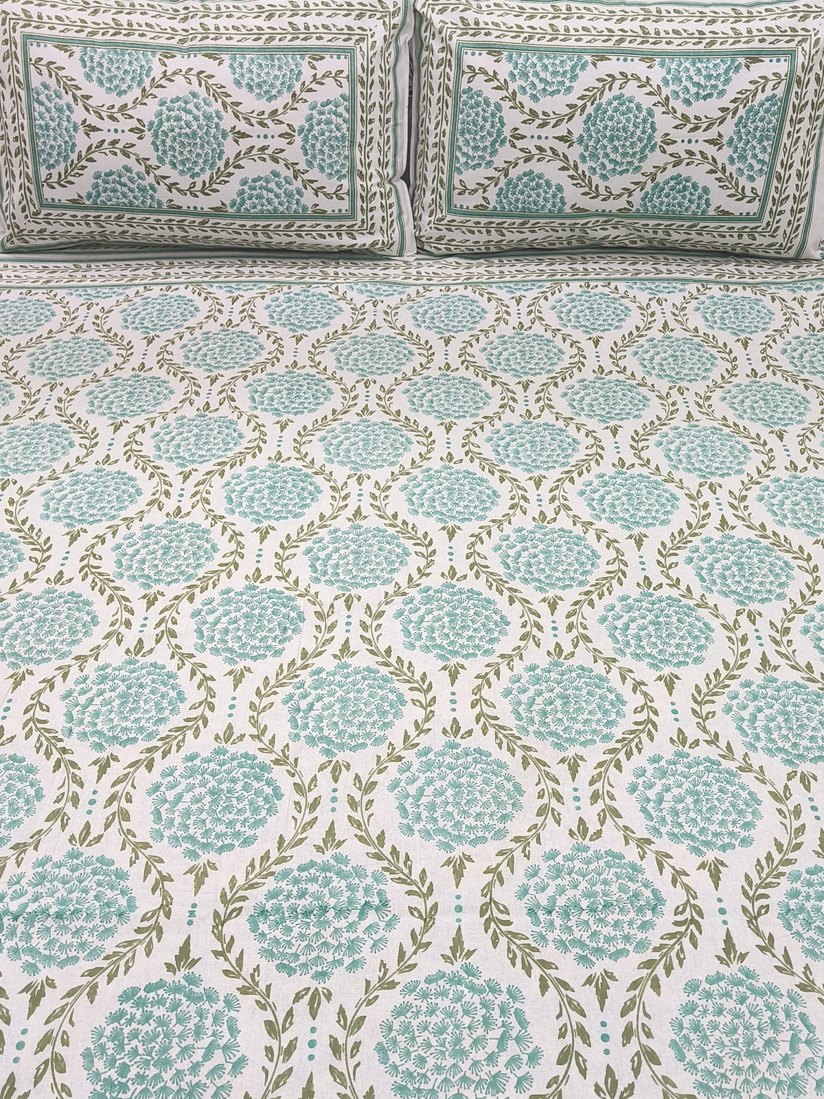 FRESH ARRIVALS Gulbahaar King Size Bedsheets