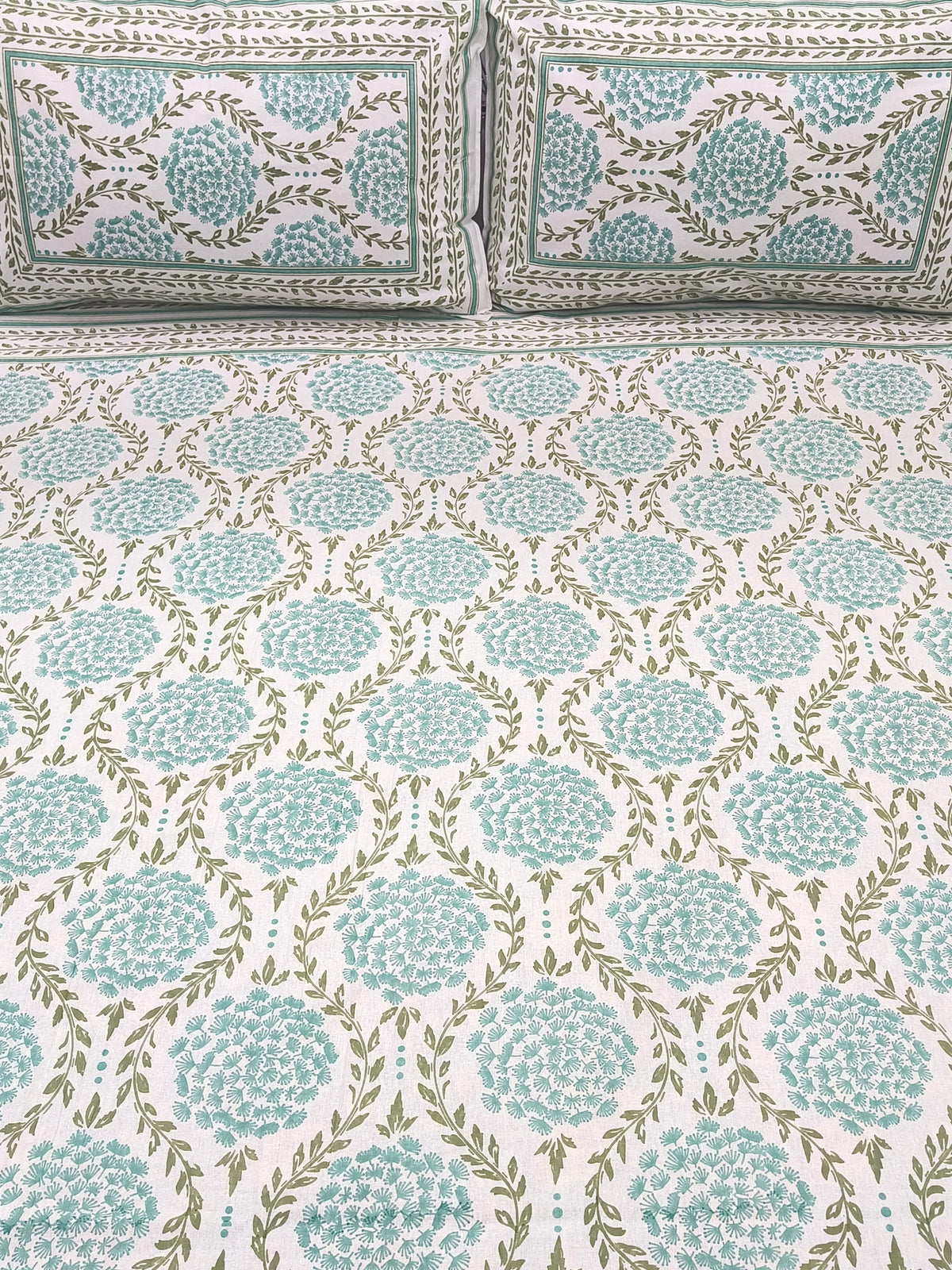 FRESH ARRIVALS Gulbahaar King Size Bedsheets