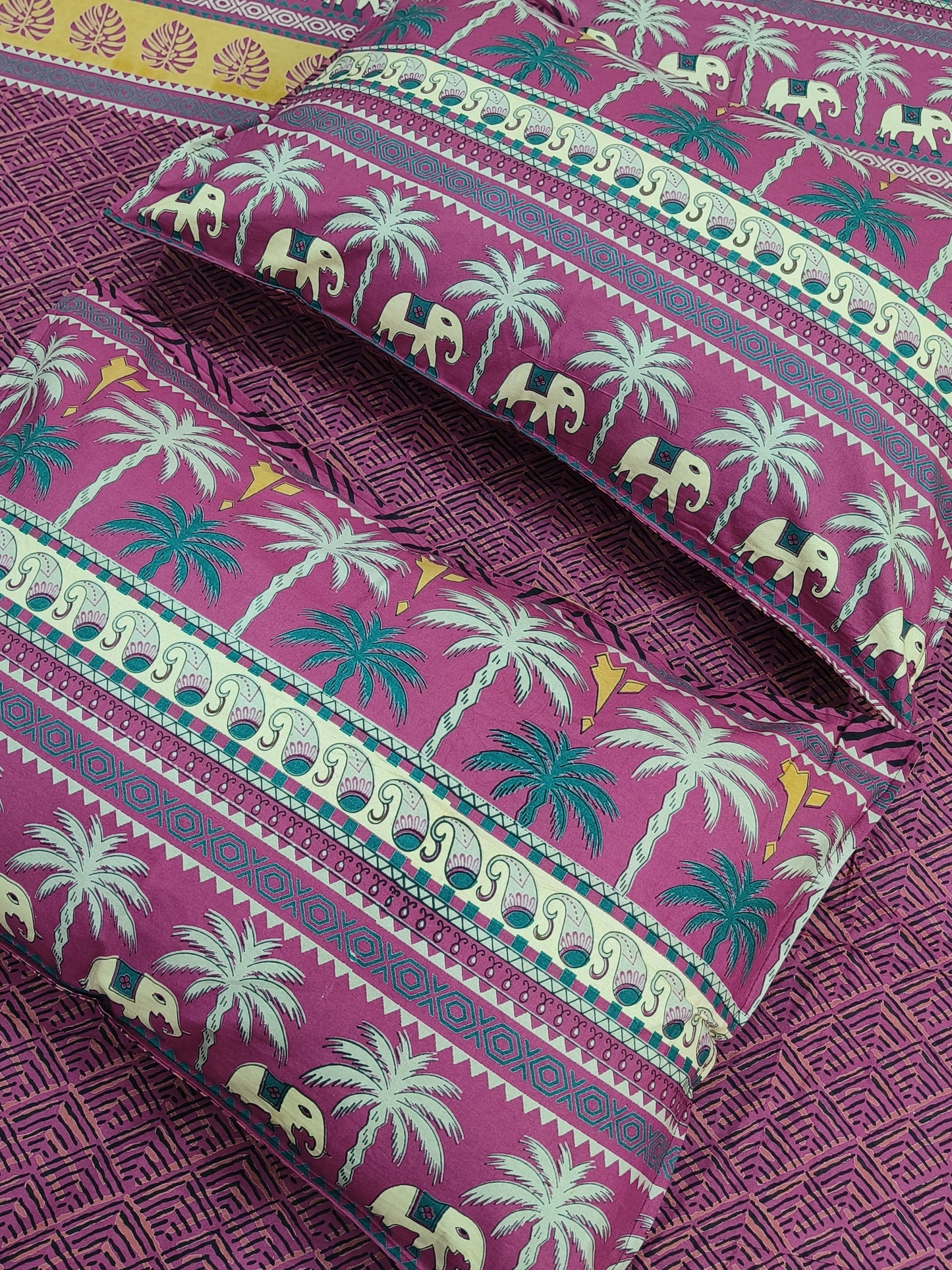 Bedsheet With King Size Pillow Cases
