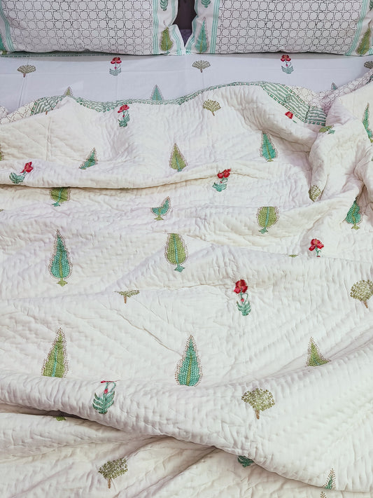 Bedding Sets with Quilts