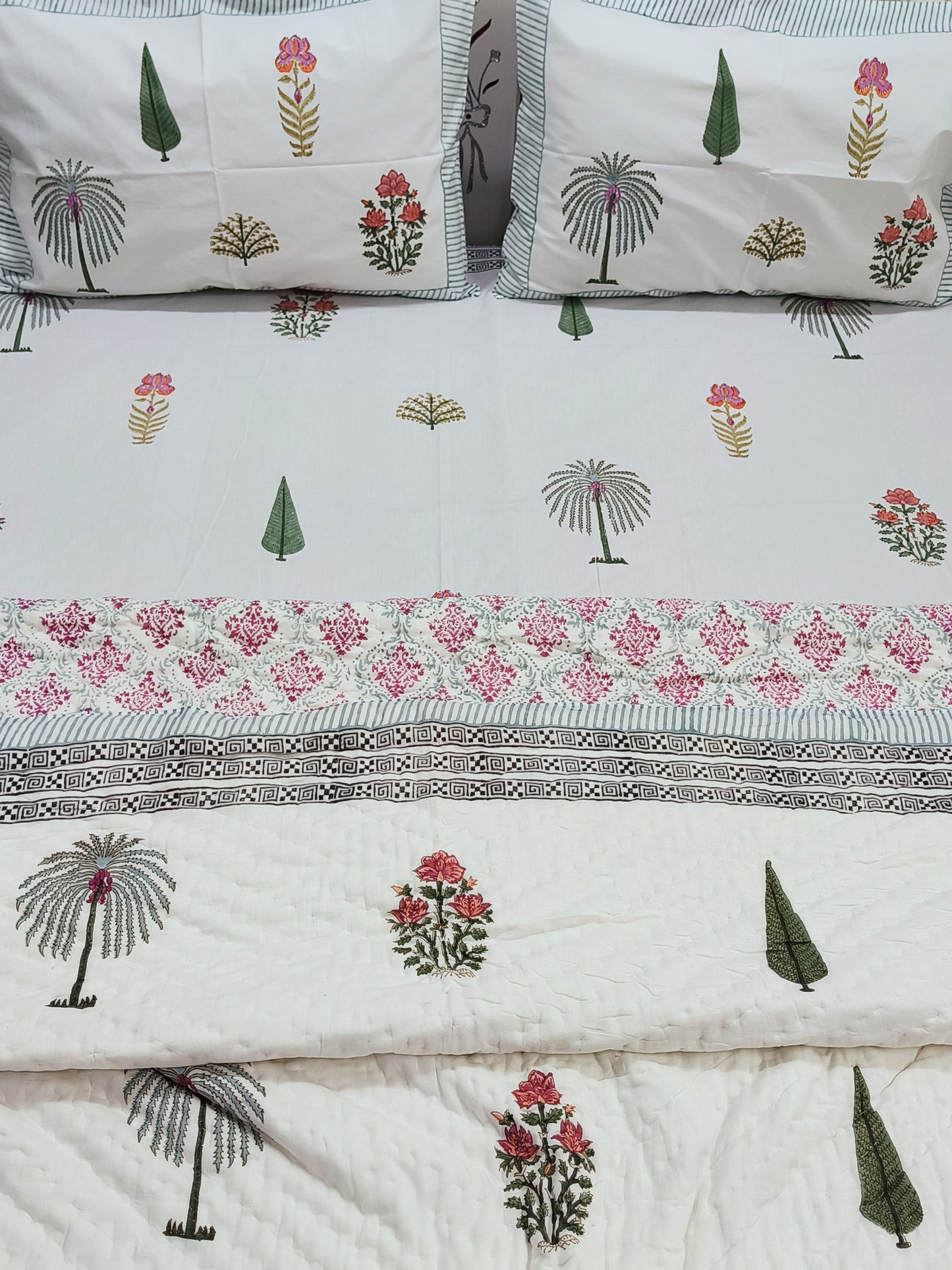 Bedding Sets with Quilts