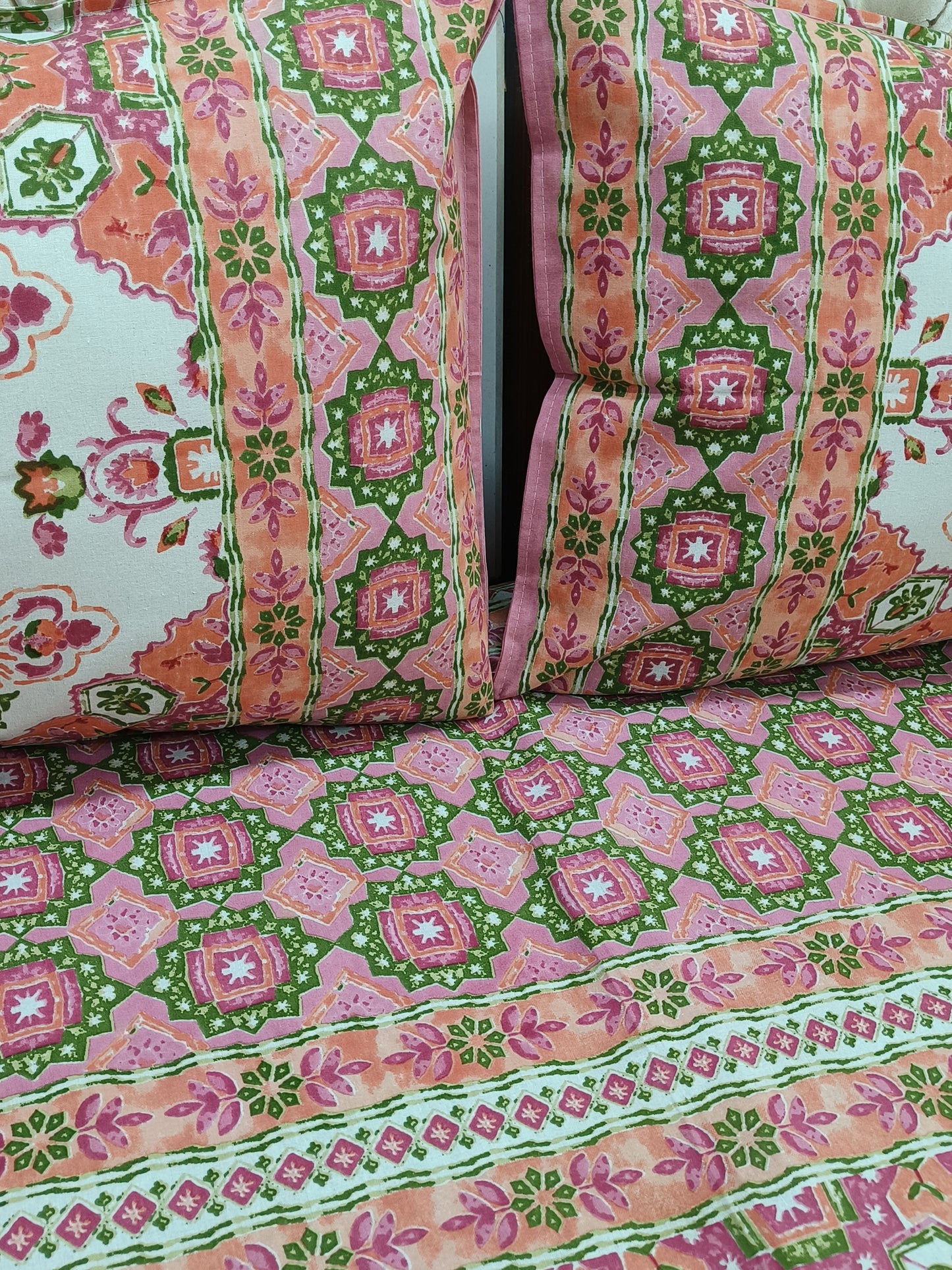FRESH ARRIVALS Gulbahaar King Size Bedsheets