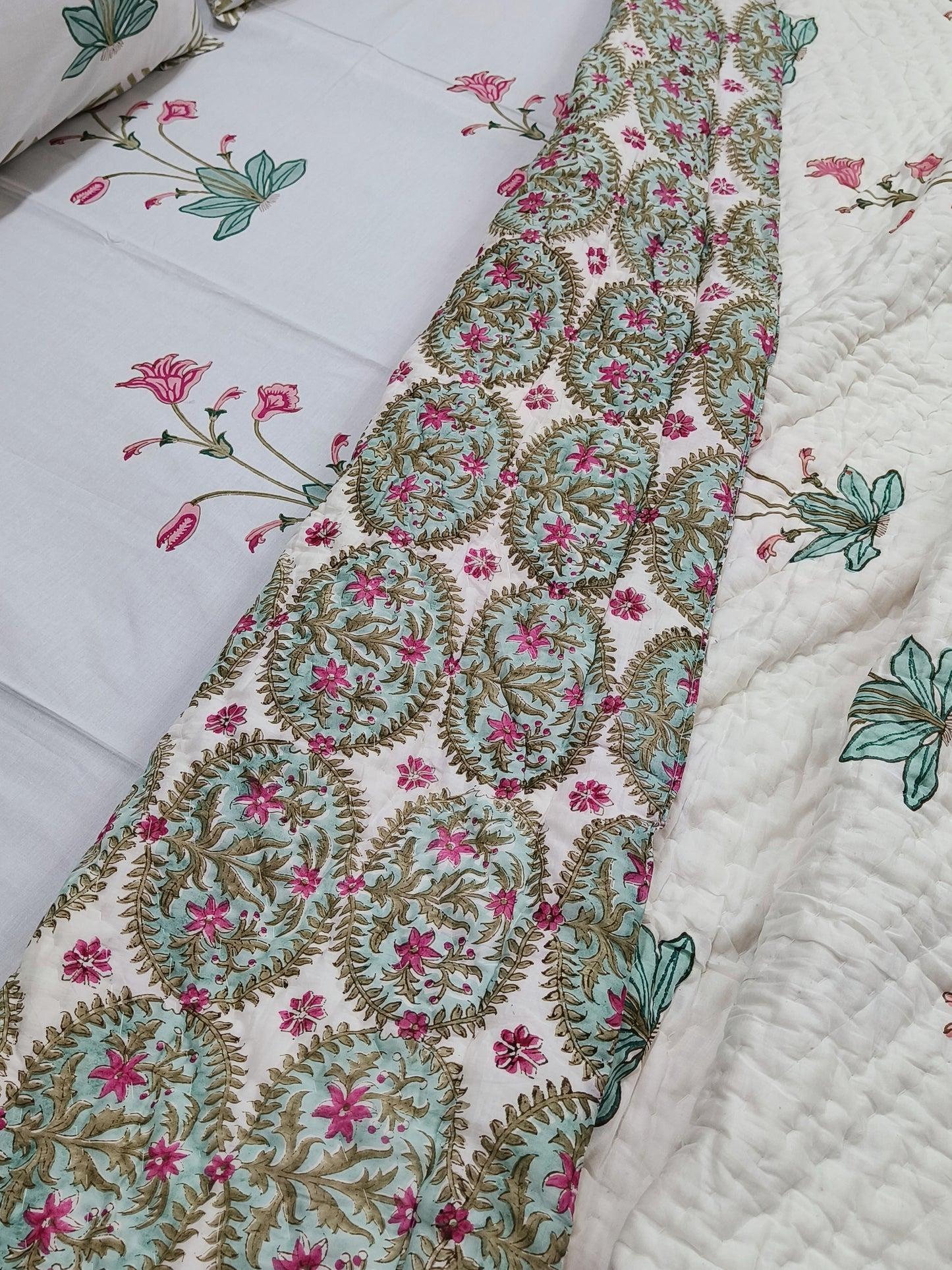 Bedding Sets with Quilts