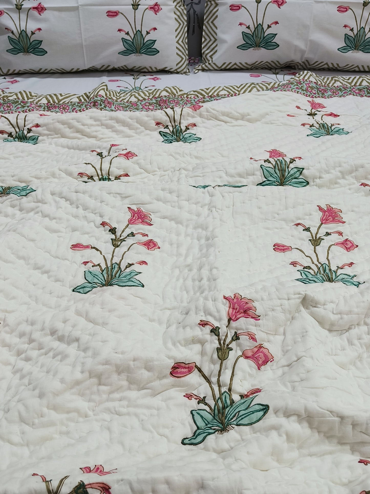 Bedding Sets with Quilts