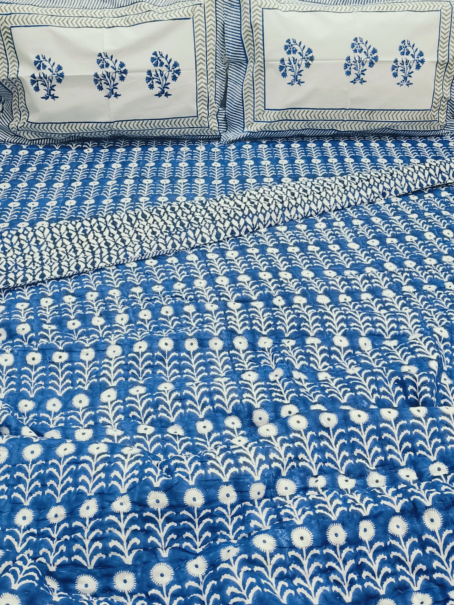 Quilts (Double Bed) 108*108 Inches