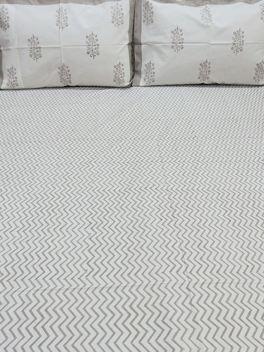 Bedsheet With King Size Pillow Cases