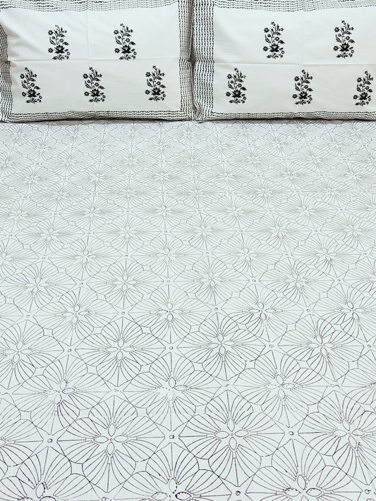 Bedsheet With King Size Pillow Cases