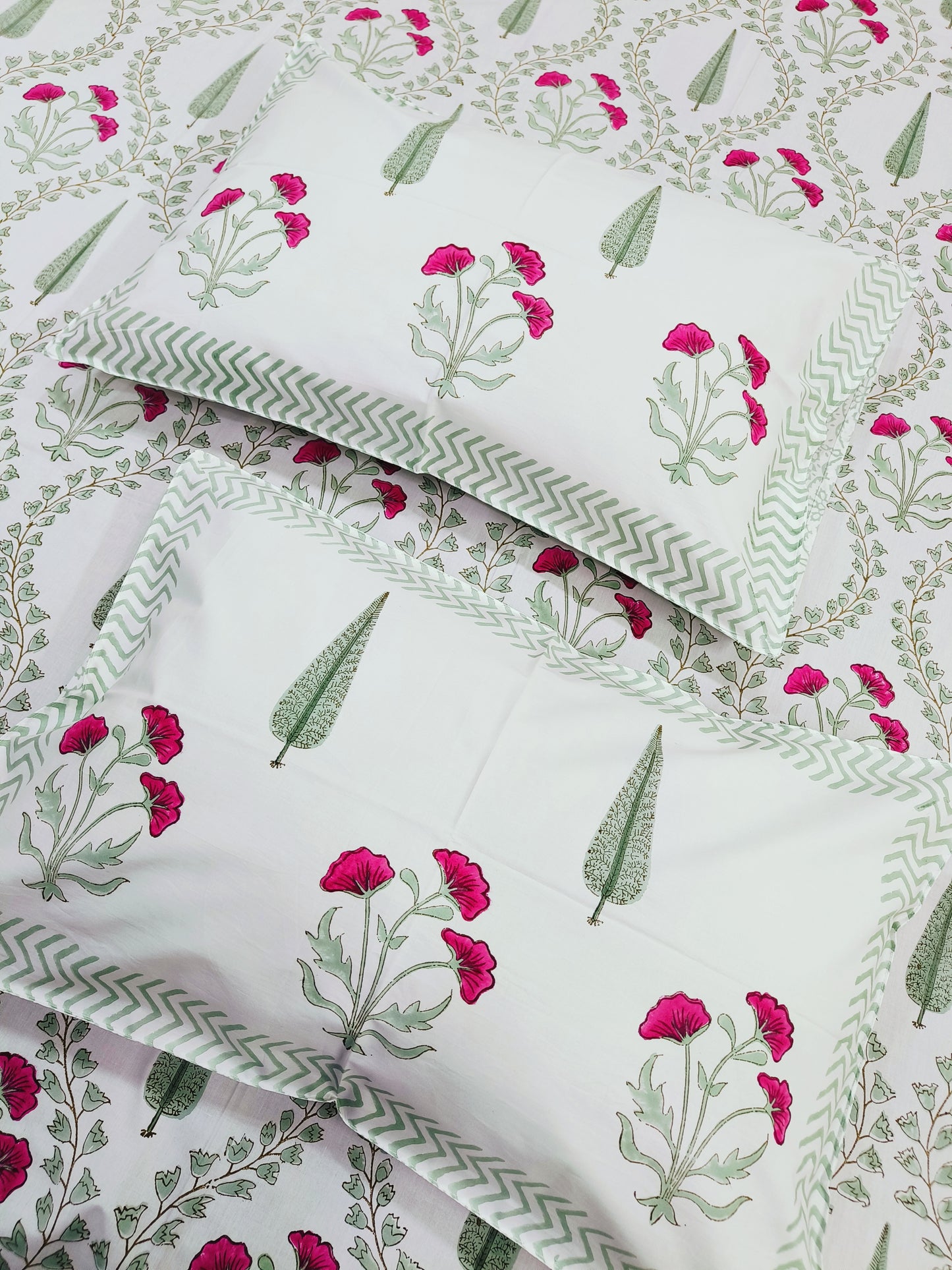 Bedsheet With King Size Pillow Cases