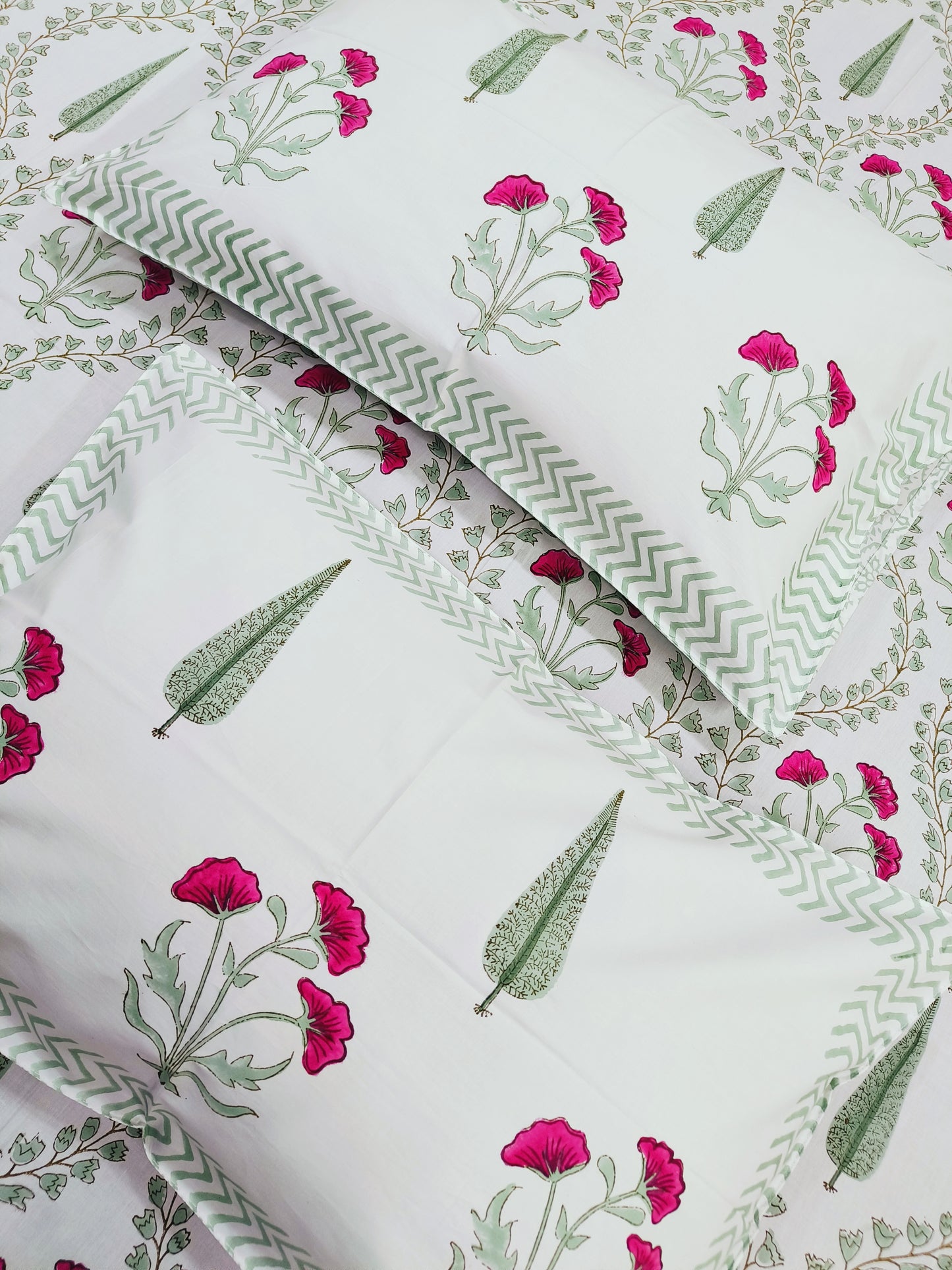 Bedsheet With King Size Pillow Cases