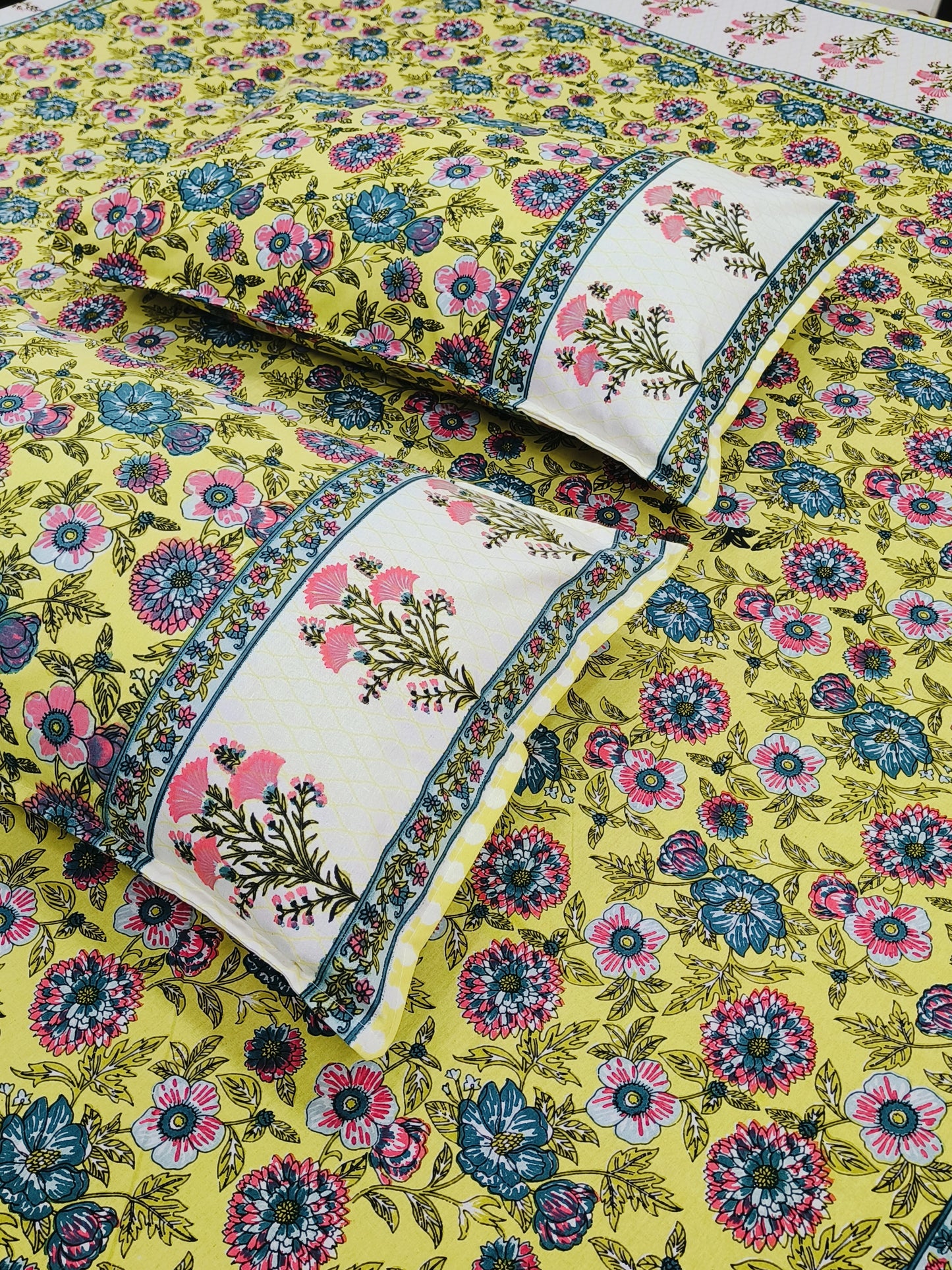 FRESH ARRIVAL! Floral Sadabahaar Bedsheets(Dispatch Time 24 Hours)
