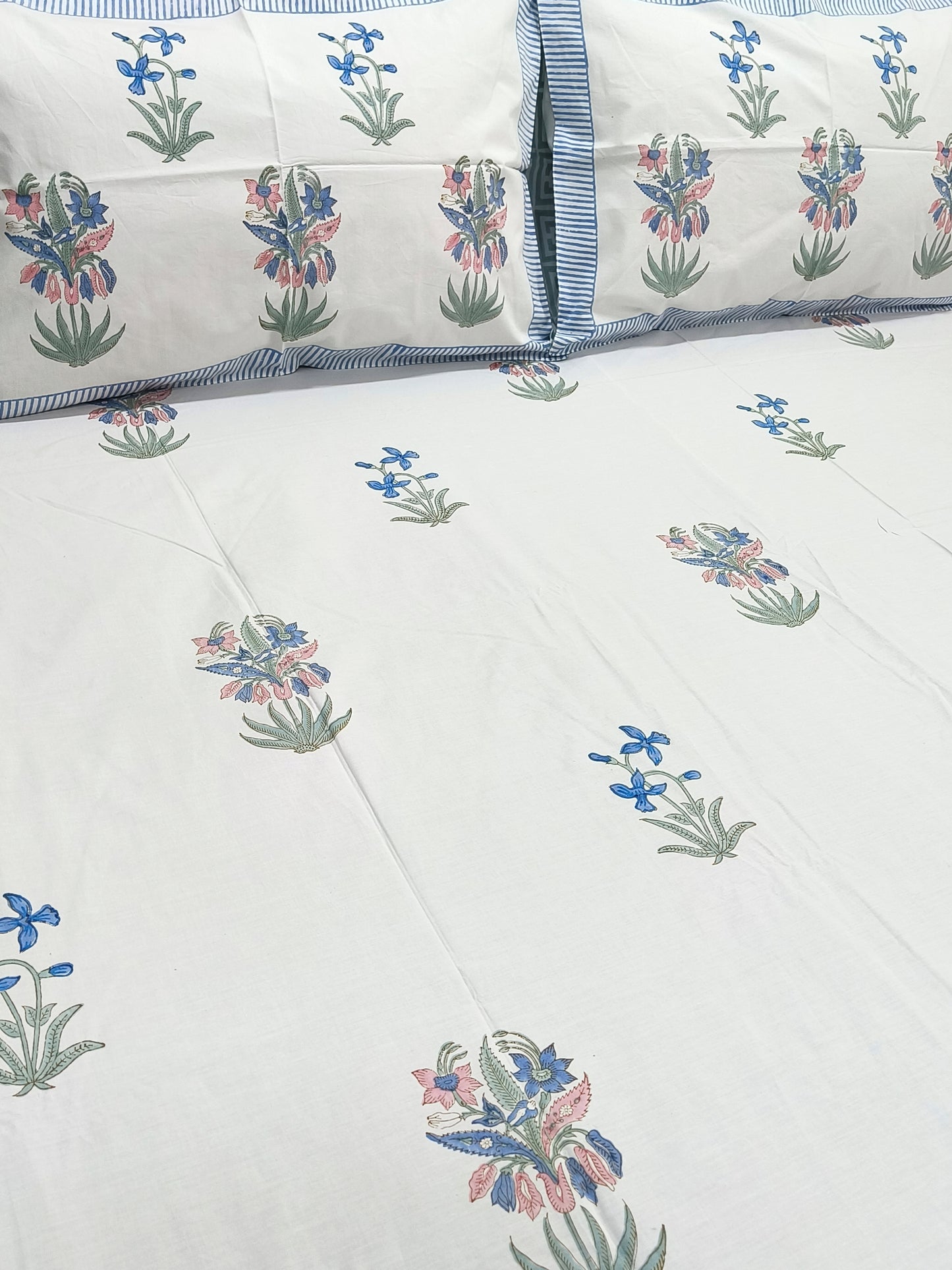 Bedsheet With King Size Pillow Cases