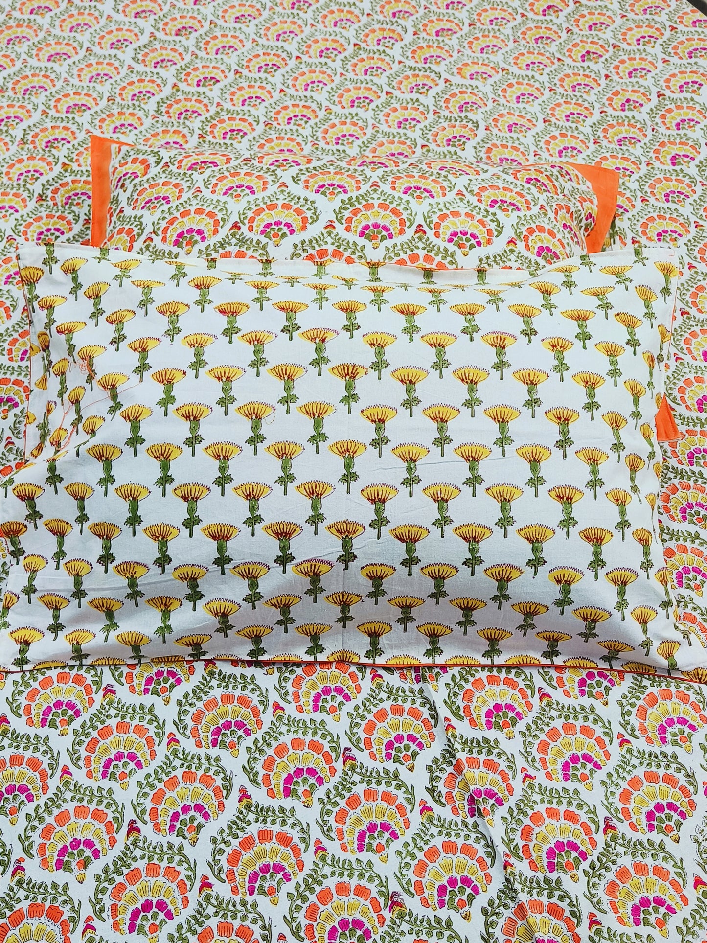 Bedsheet With King Size Pillow Cases