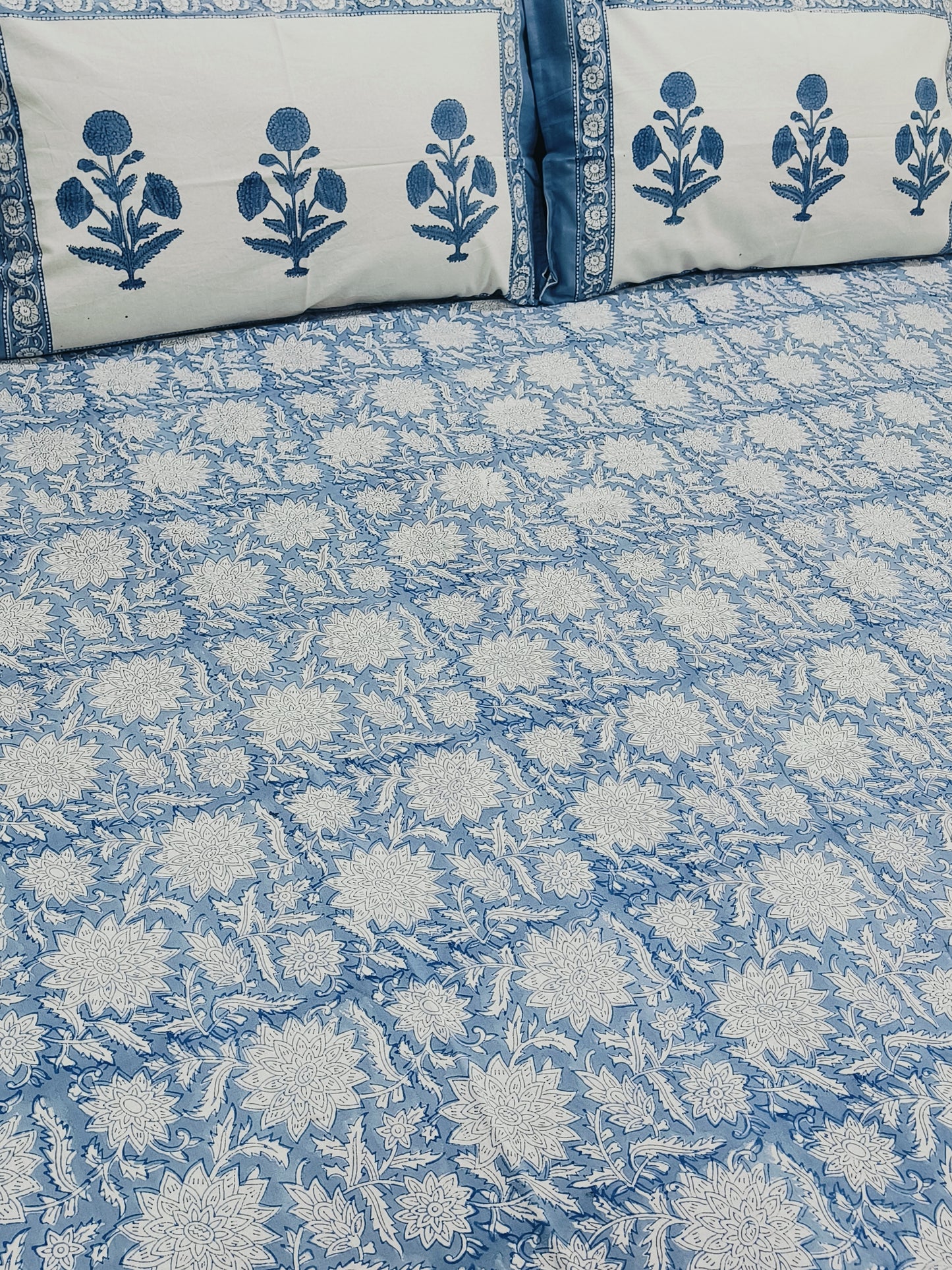 Bedsheet With King Size Pillow Cases