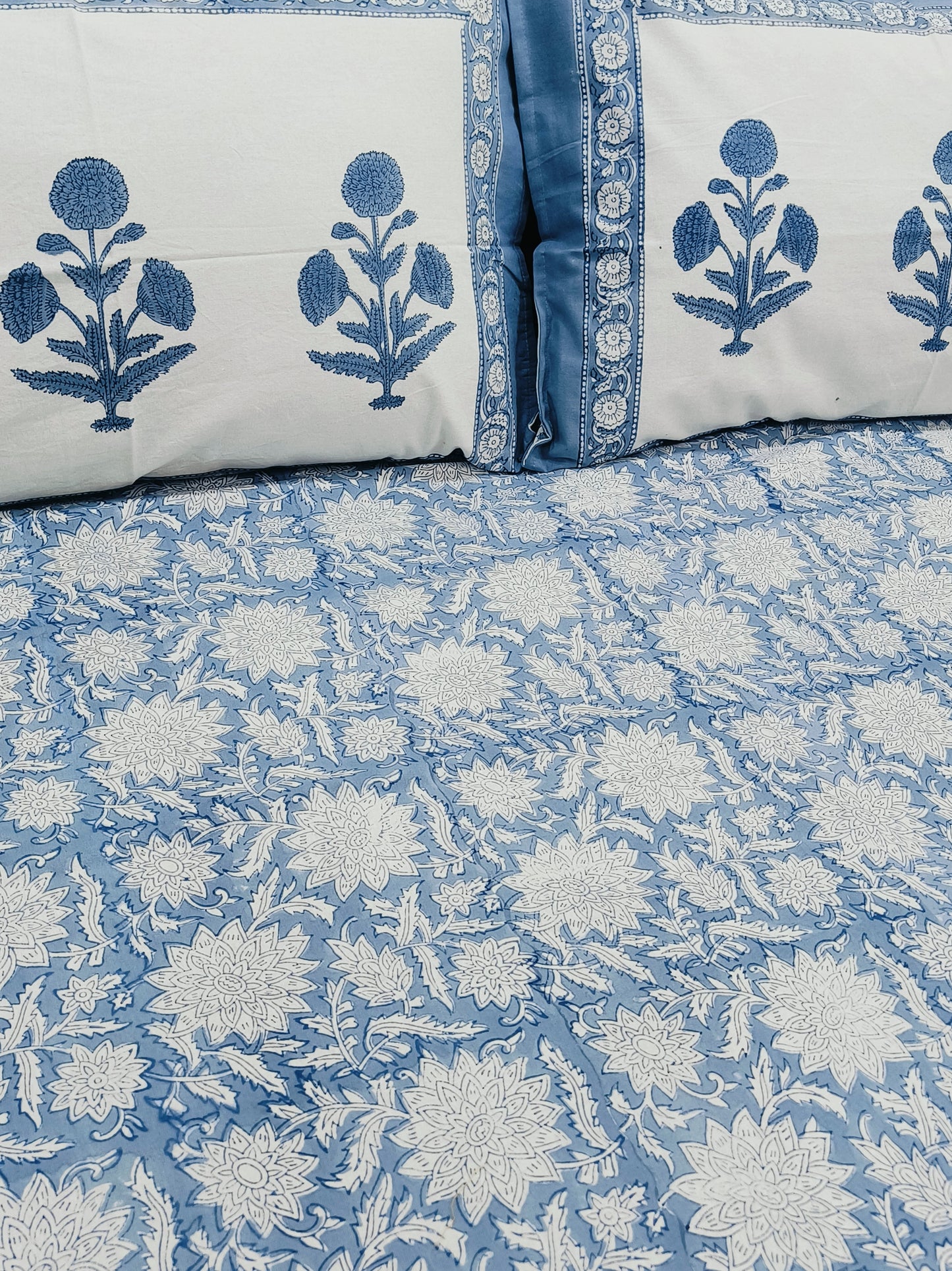 Bedsheet With King Size Pillow Cases