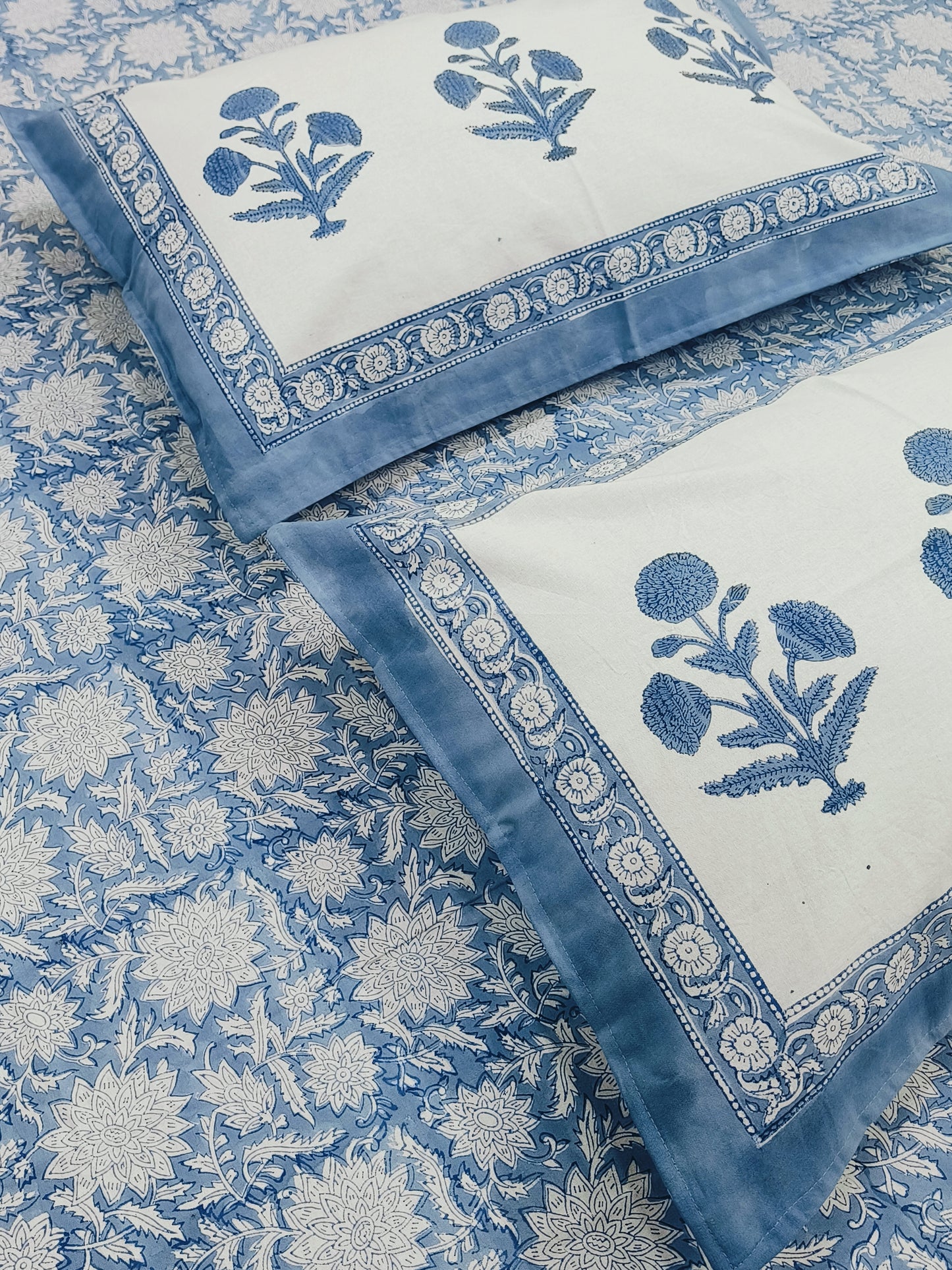 Bedsheet With King Size Pillow Cases