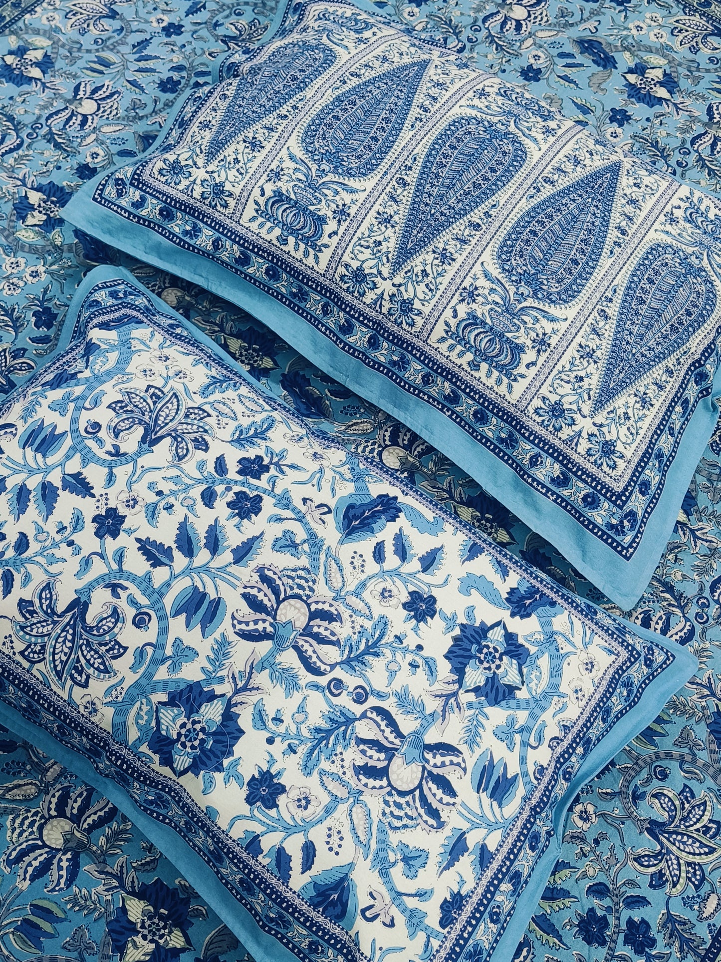 Bedsheet With King Size Pillow Cases