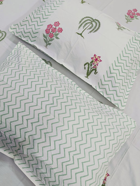 Bedsheet With King Size Pillow Cases