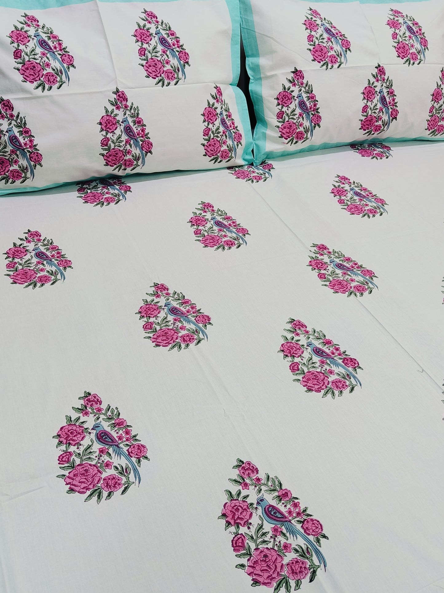 Bedsheet With King Size Pillow Cases