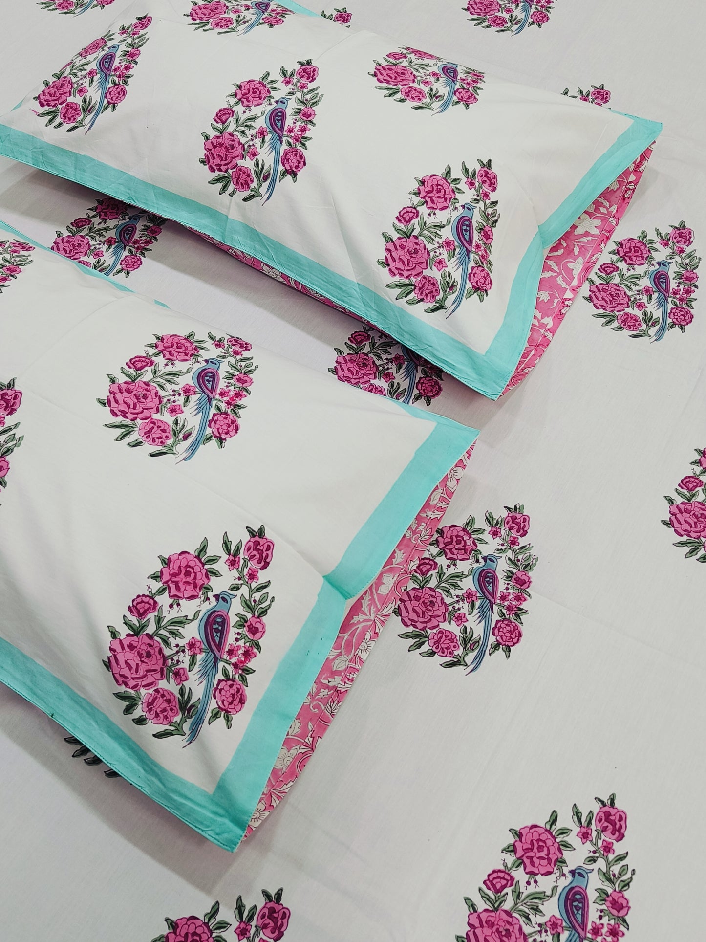 Bedsheet With King Size Pillow Cases