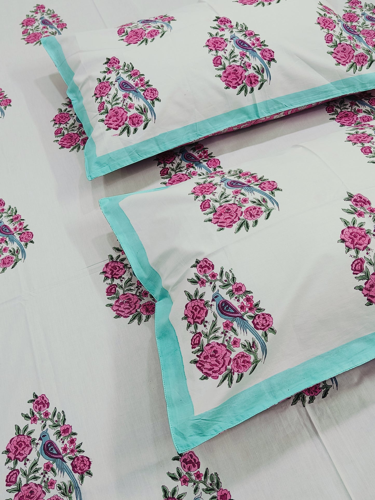 Bedsheet With King Size Pillow Cases