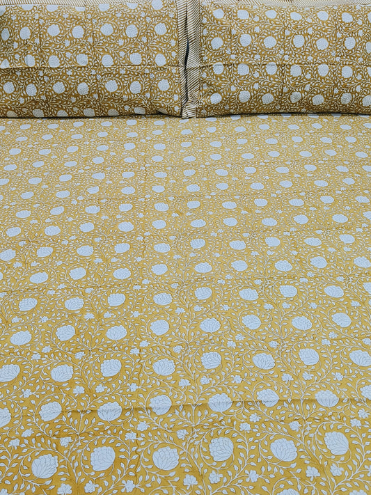 Bedsheet With King Size Pillow Cases