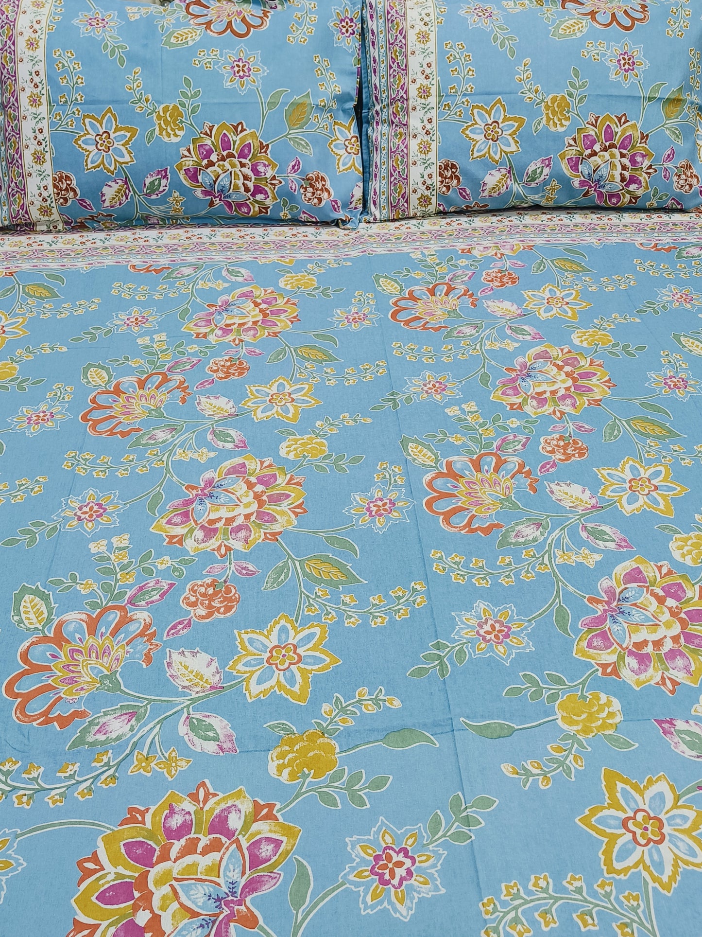 Bedsheet With King Size Pillow Cases