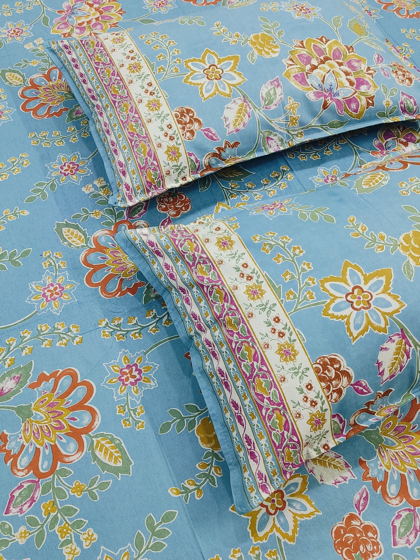 Bedsheet With King Size Pillow Cases