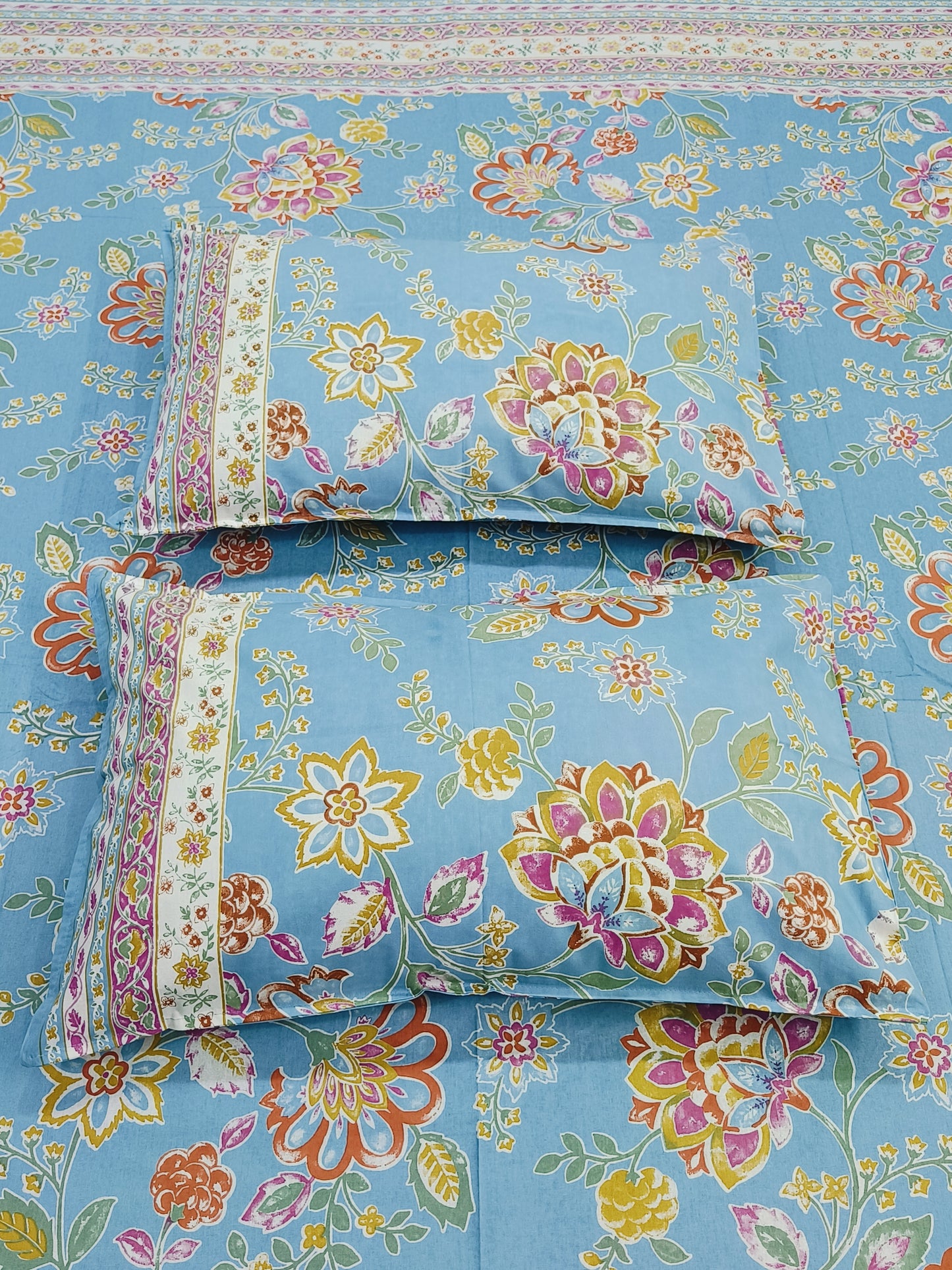 Bedsheet With King Size Pillow Cases