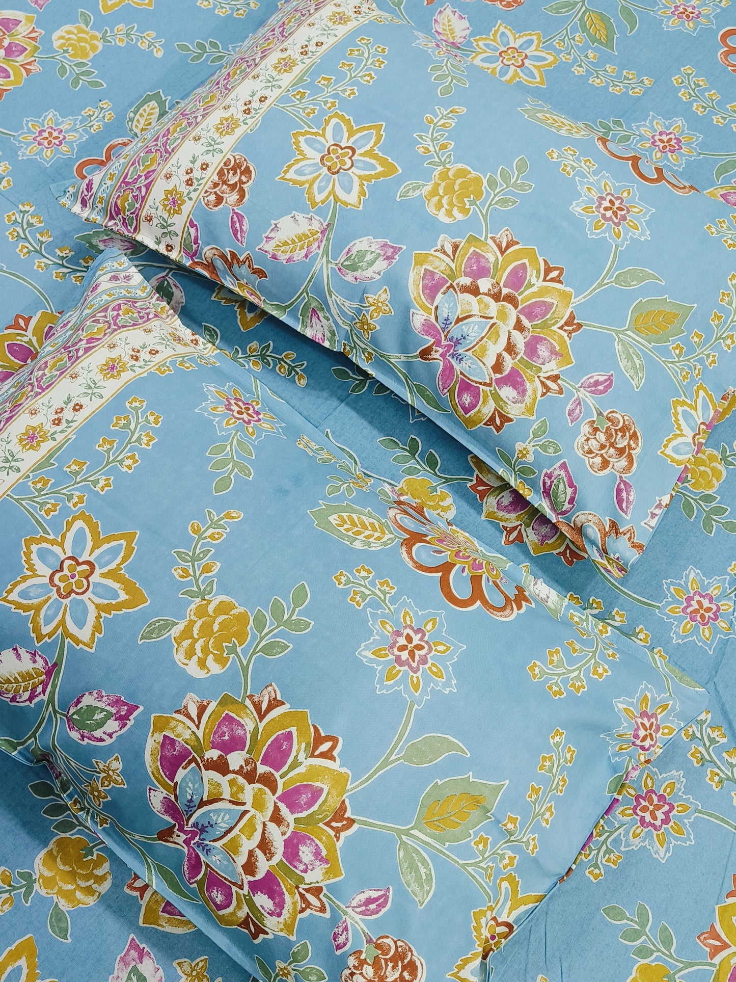 Bedsheet With King Size Pillow Cases