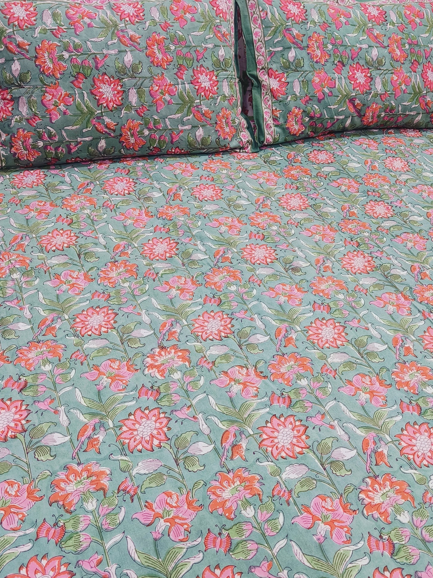 Bedsheet With King Size Pillow Cases