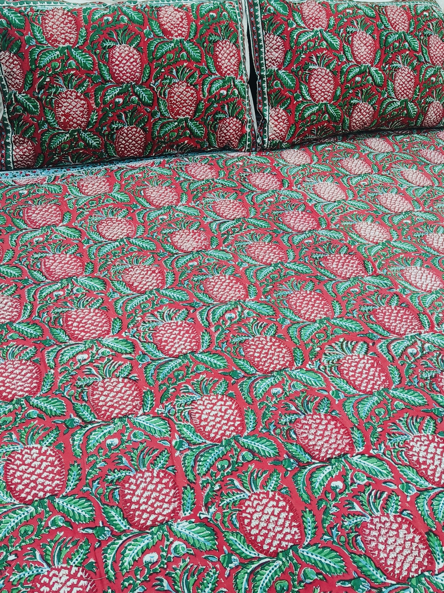Bedsheet With King Size Pillow Cases