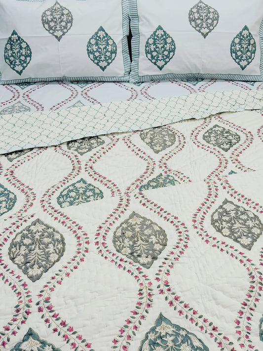 Bedding Sets with Quilts
