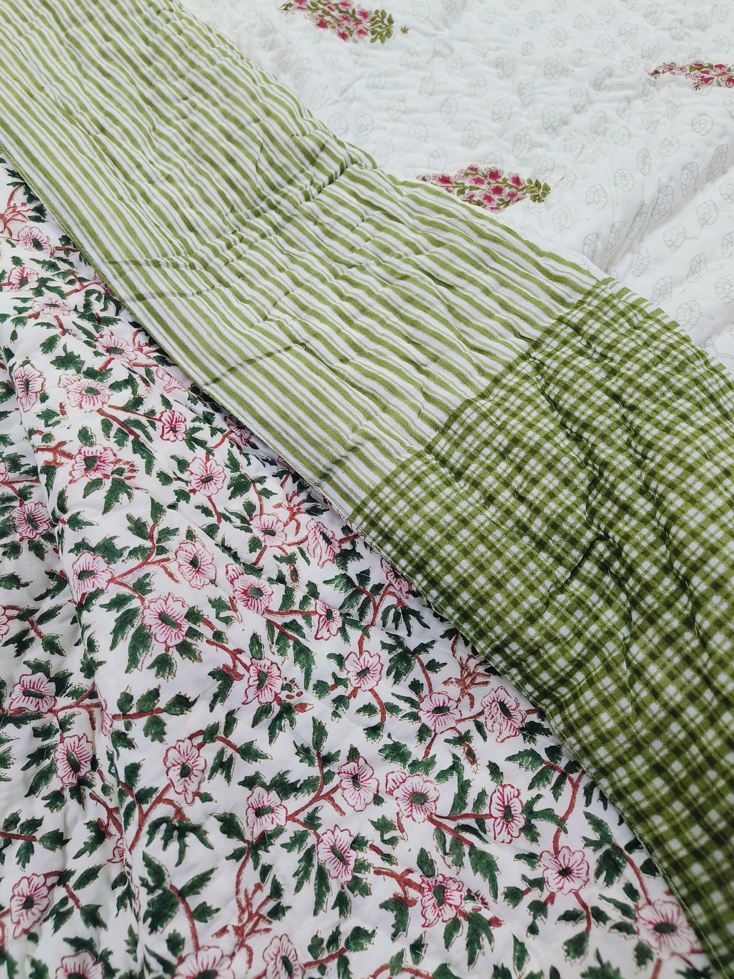 Bedding Sets with Quilts