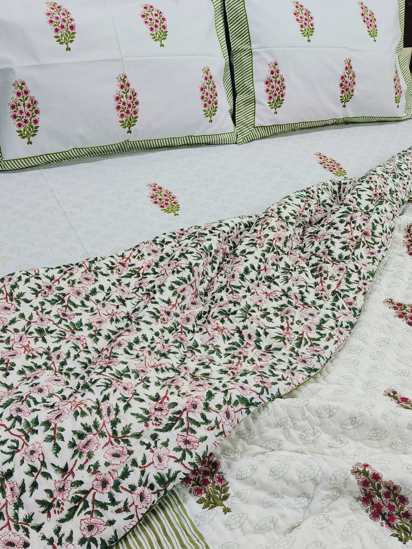 Bedding Sets with Quilts