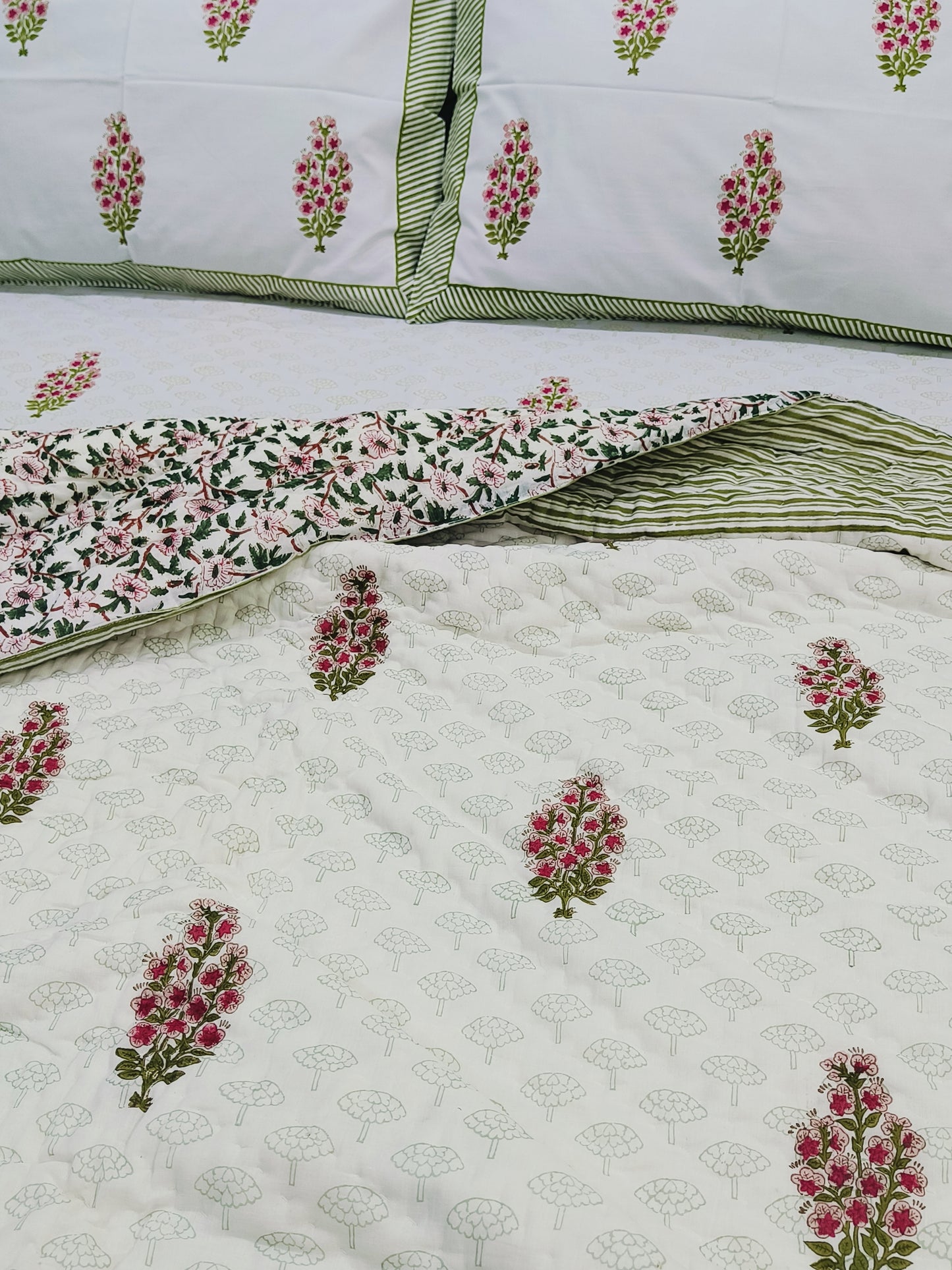 Bedding Sets with Quilts