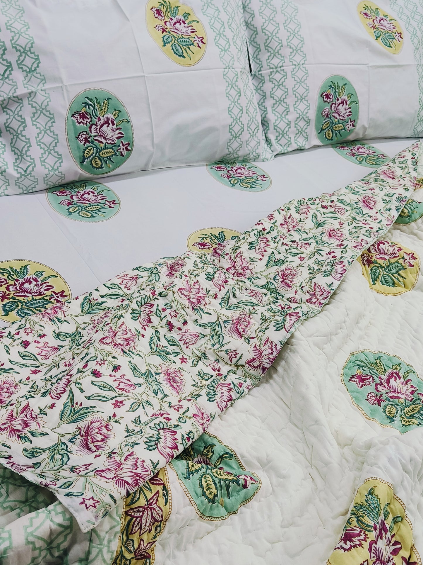 Bedding Sets with Quilts
