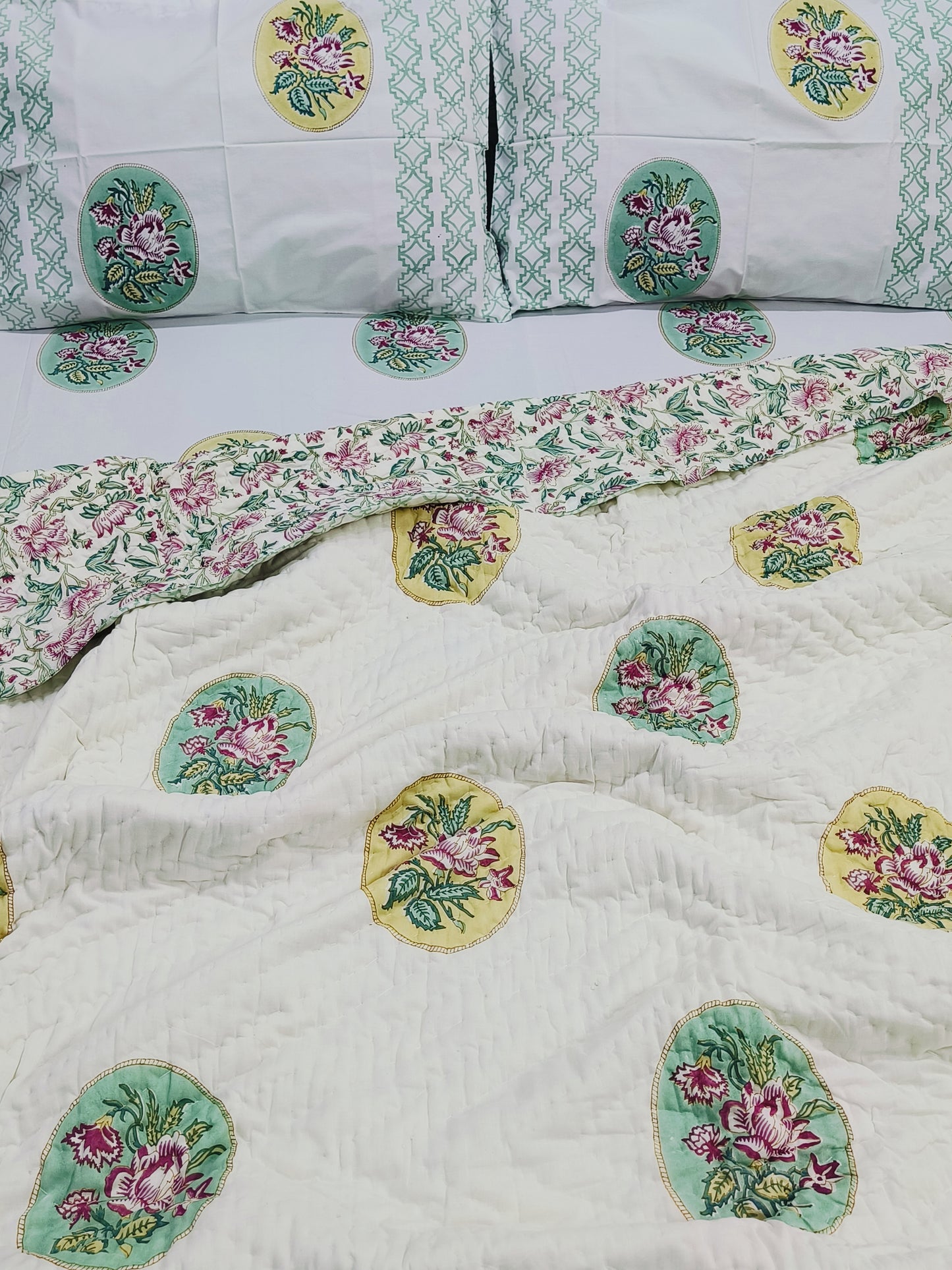 Bedding Sets with Quilts