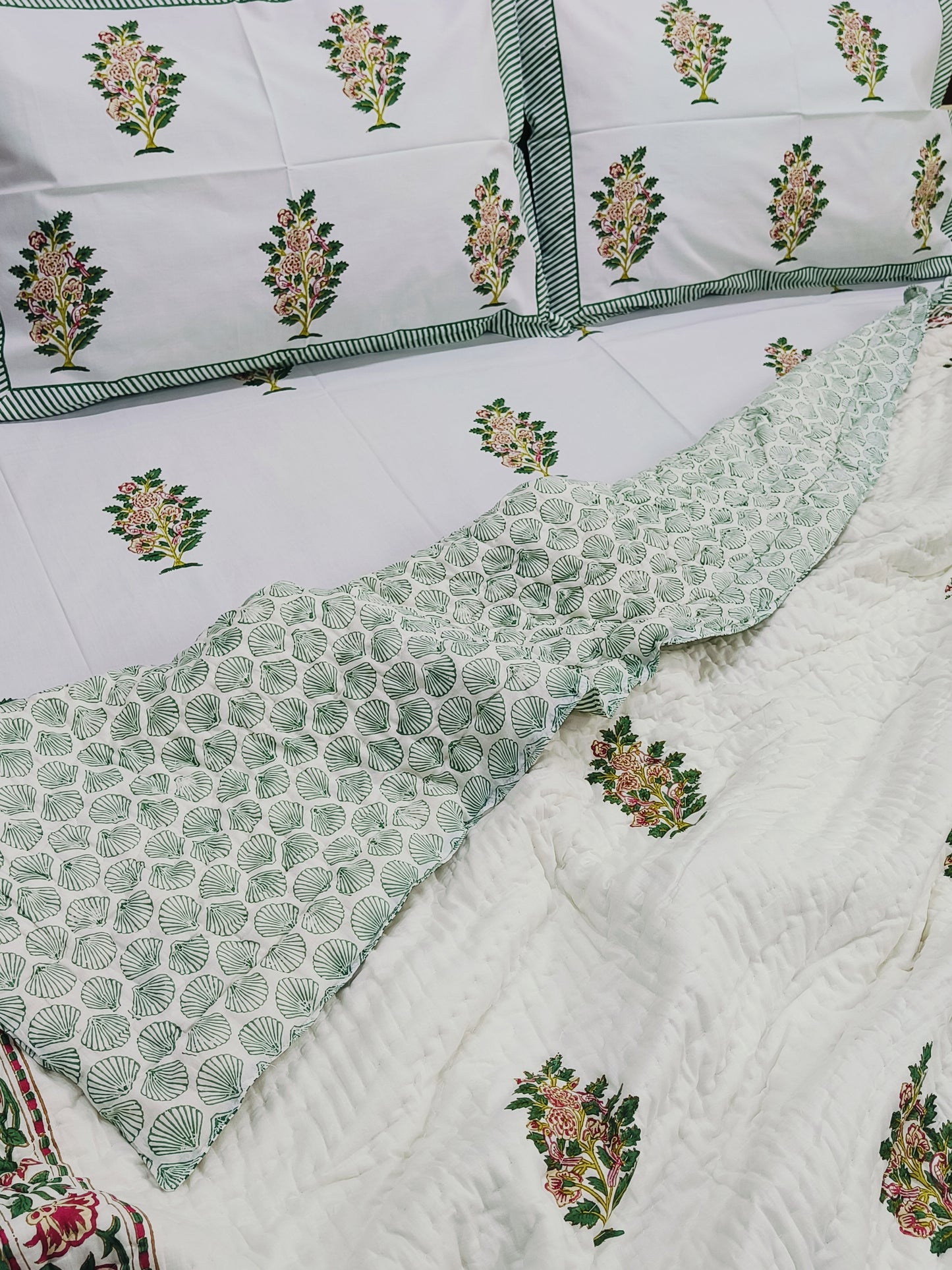 Bedding Sets with Quilts