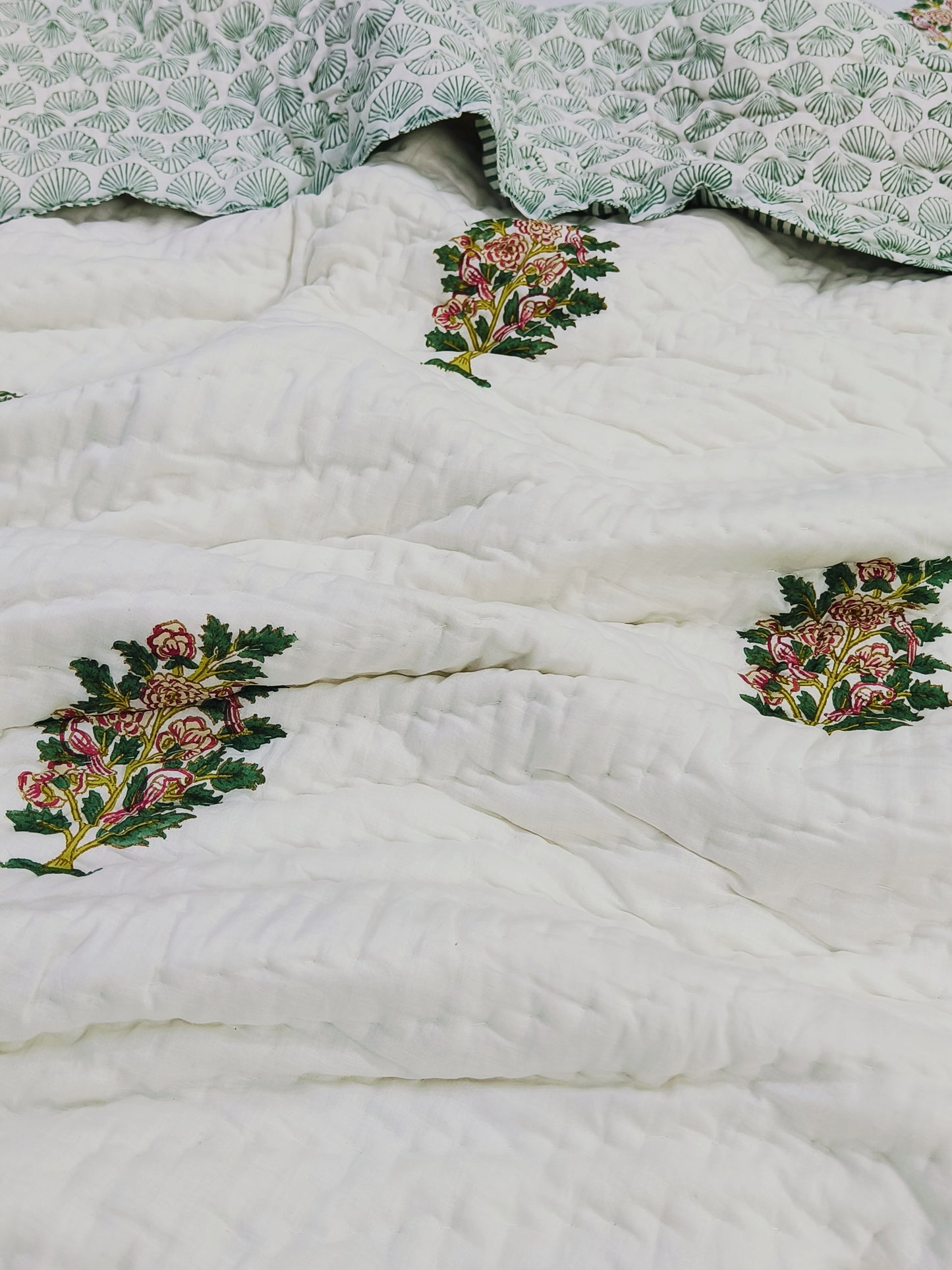 Bedding Sets with Quilts