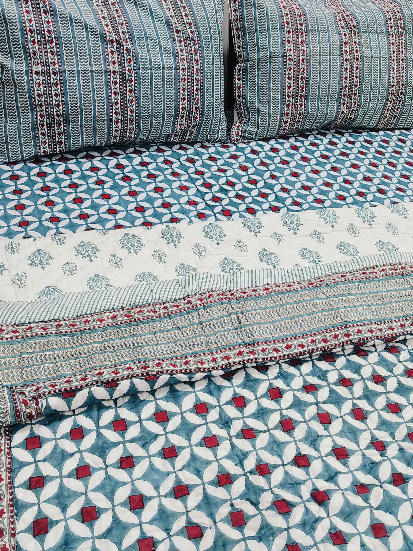 Bedding Sets with Quilts